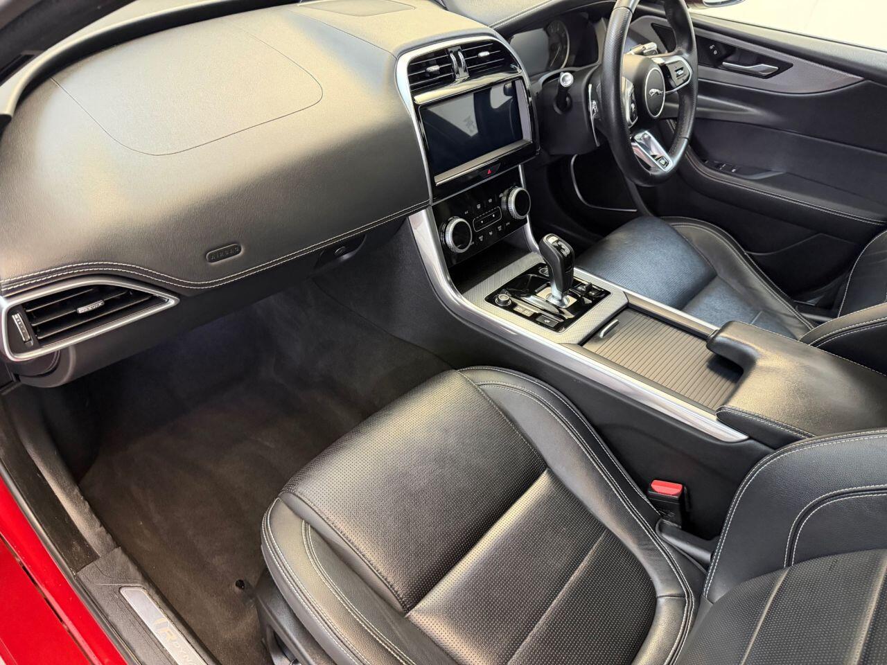 Jaguar Xe view 54
