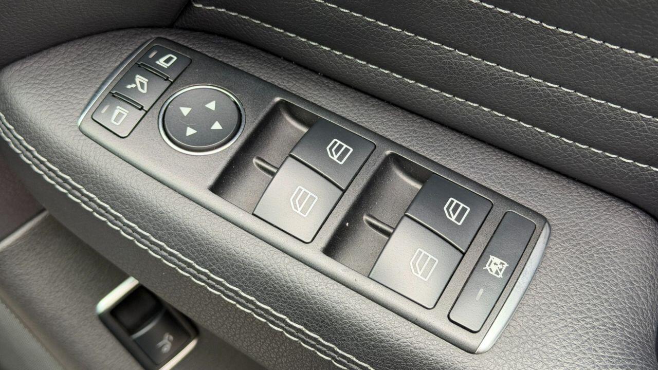 Mercedes-Benz Gle view 30