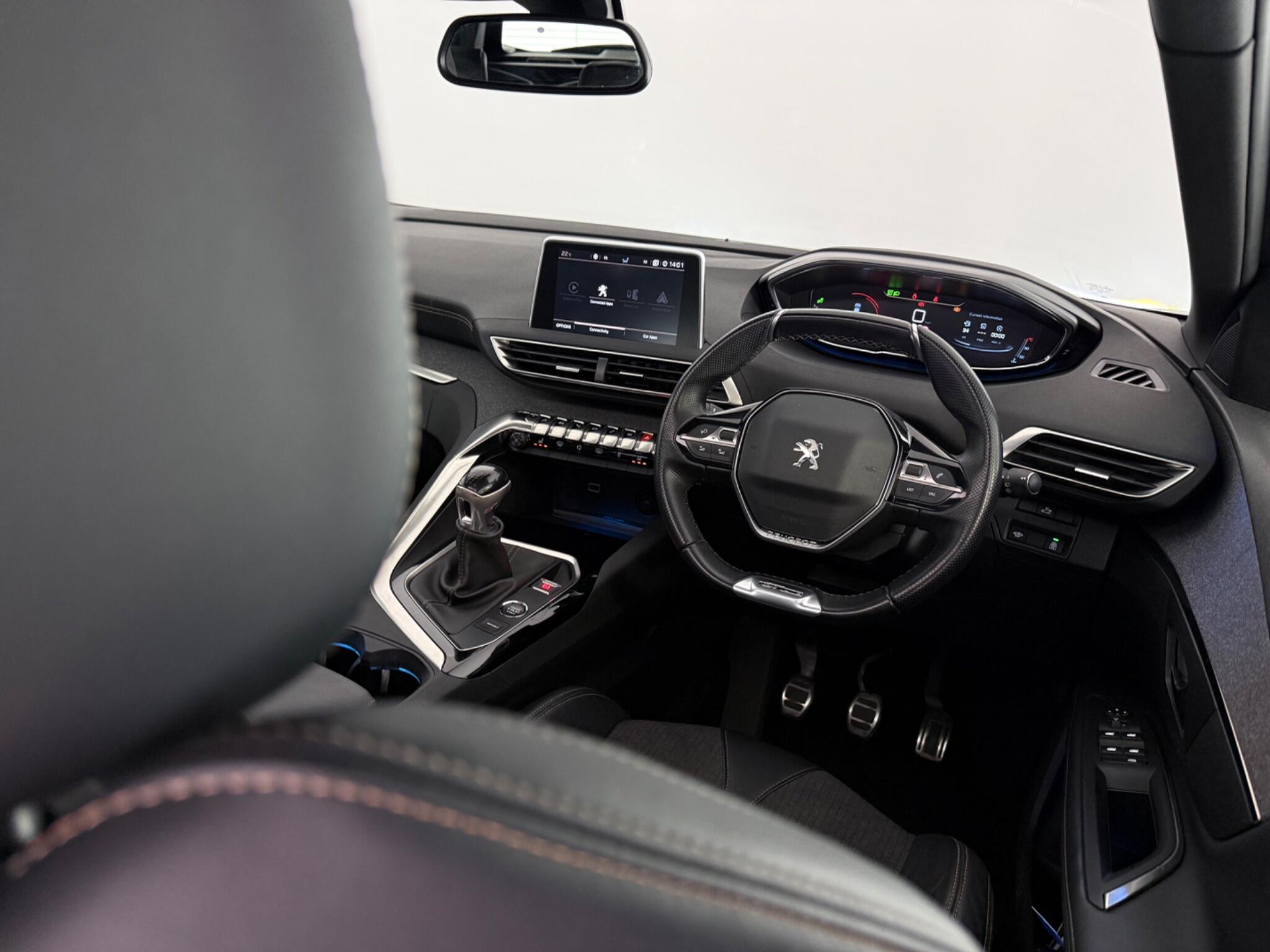 Peugeot 5008 view 14