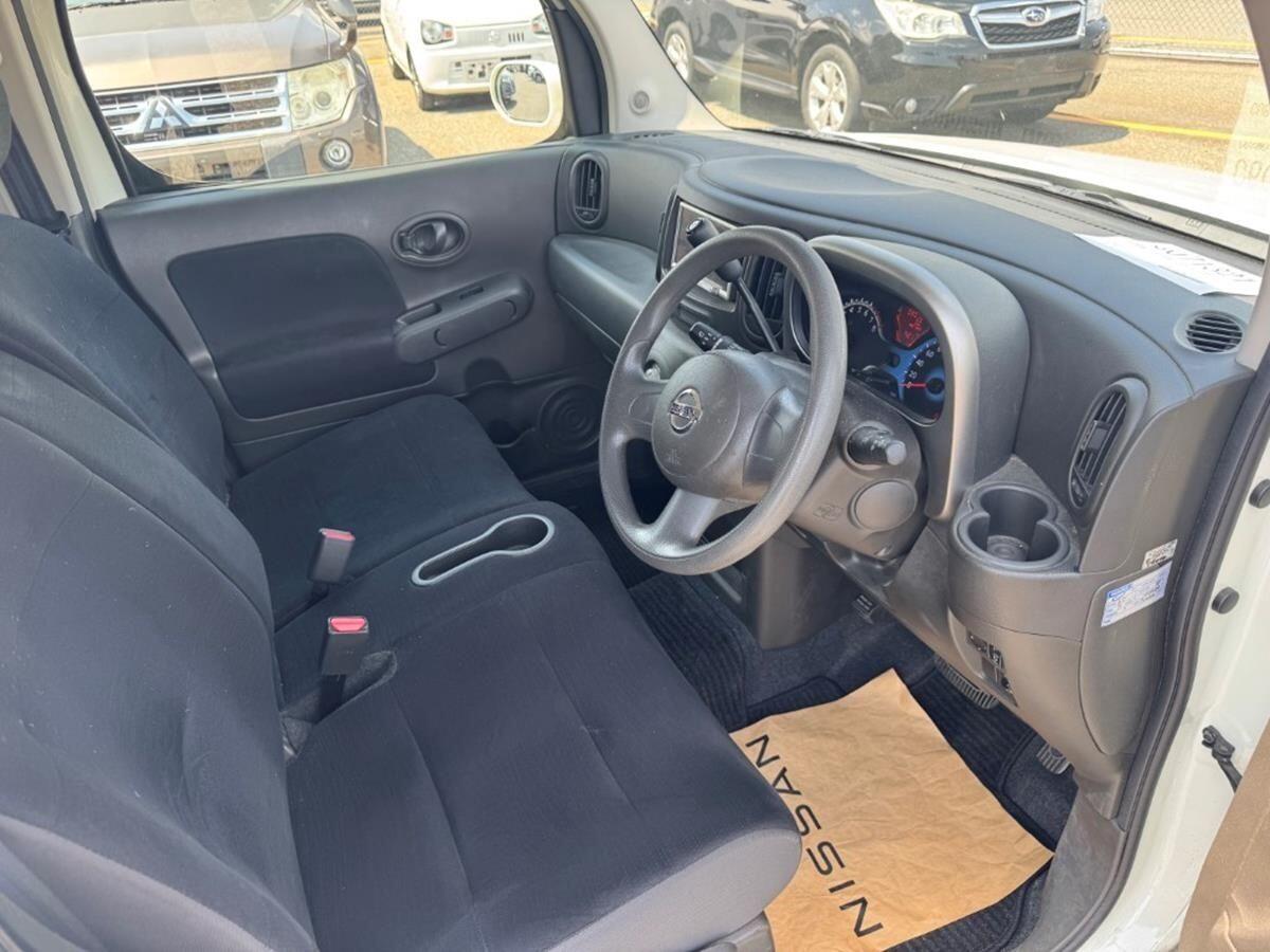 Nissan Cube view 9