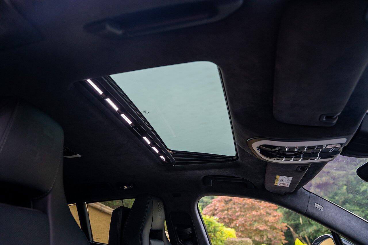Porsche Panamera view 60