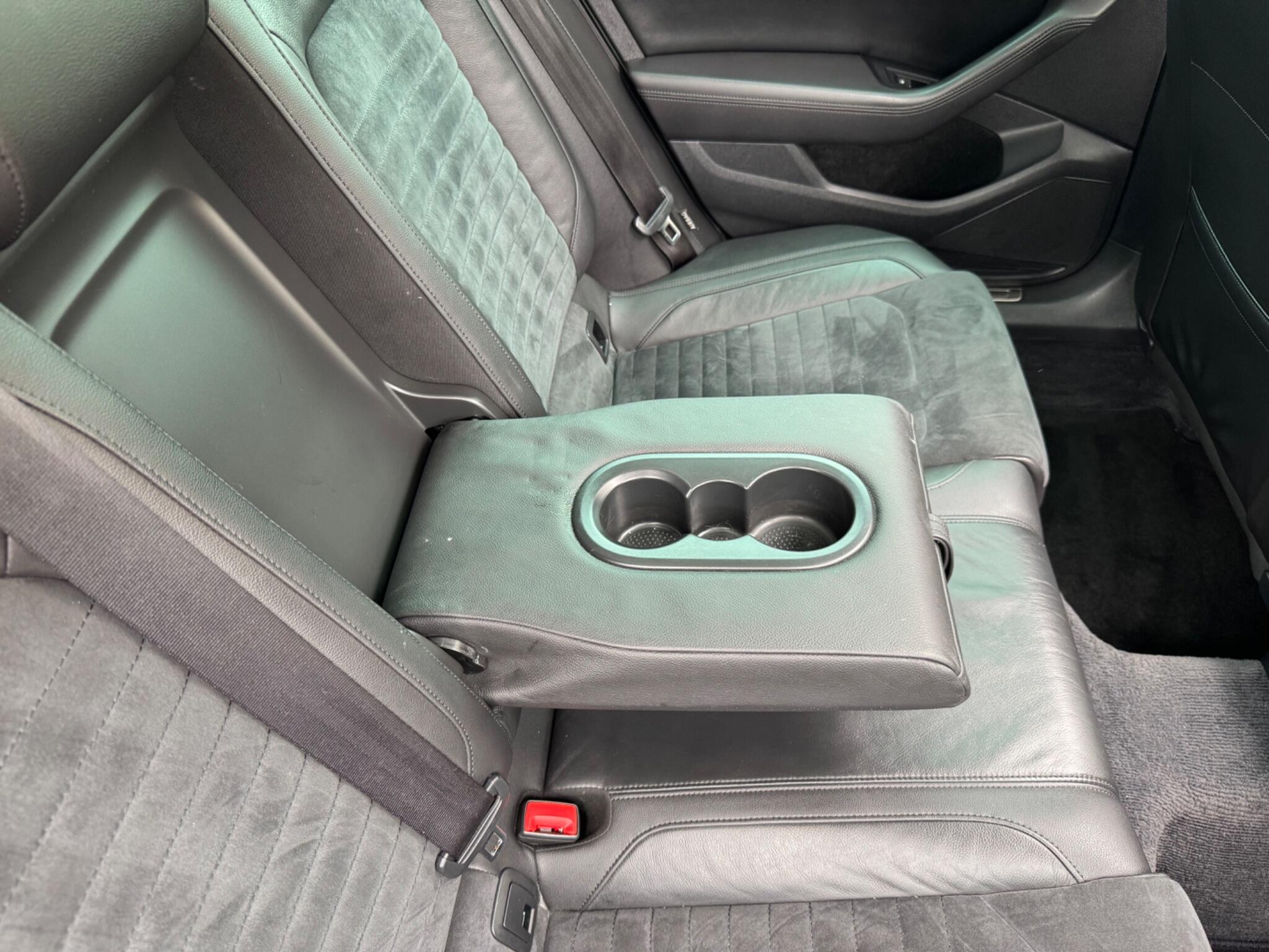 Volkswagen Passat view 27