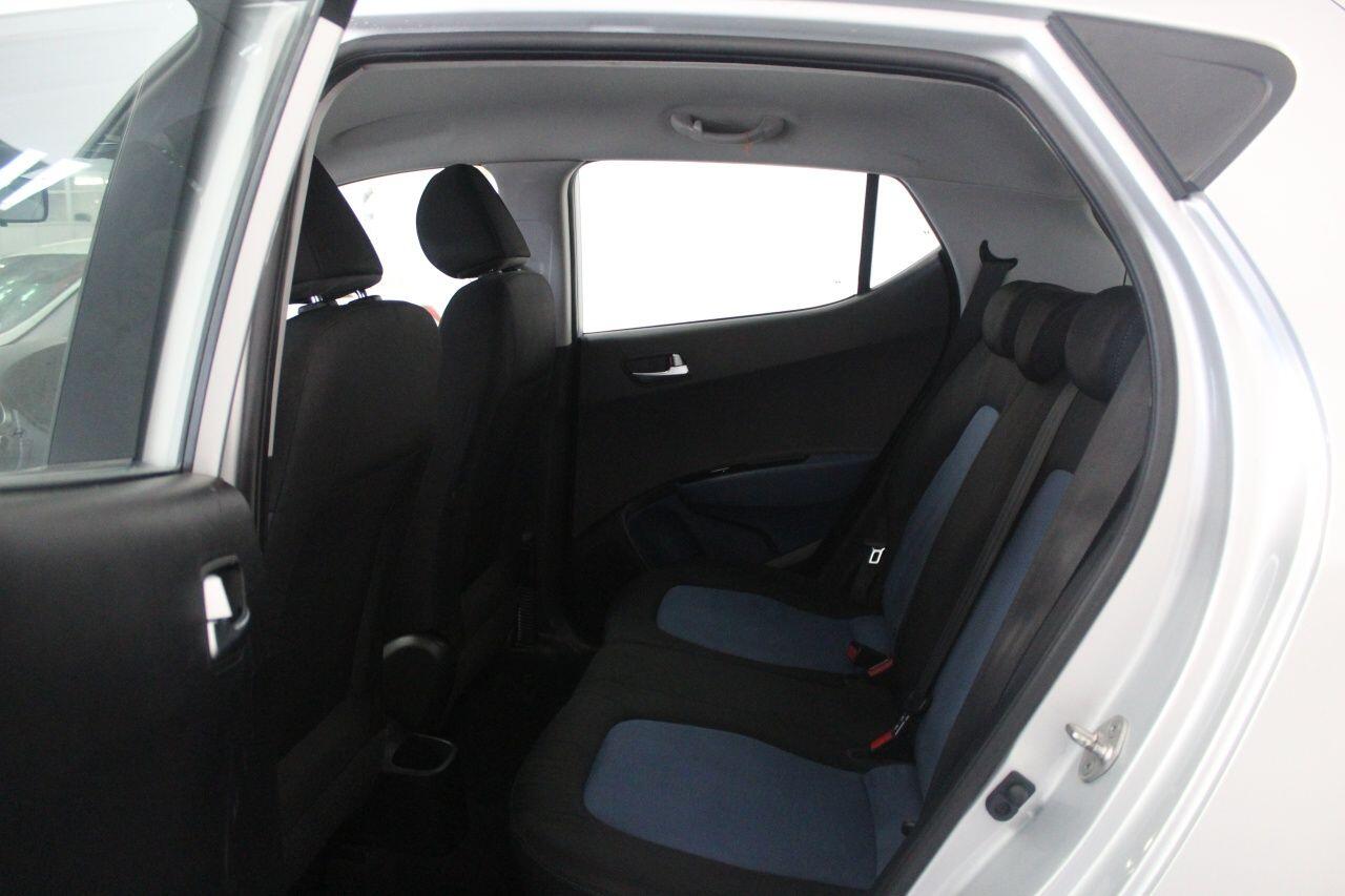 Hyundai i10 view 48