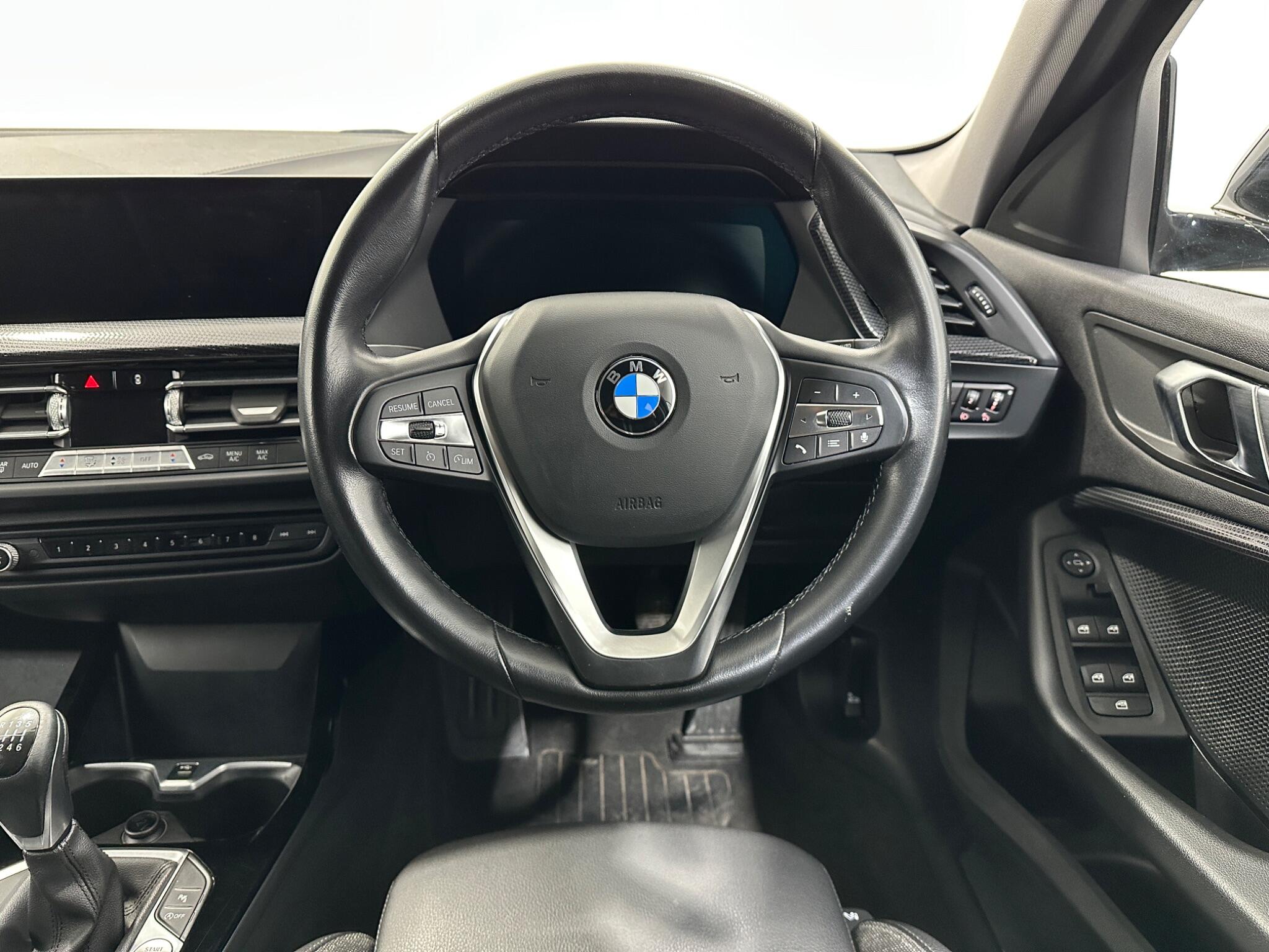 BMW 1 Series view 13