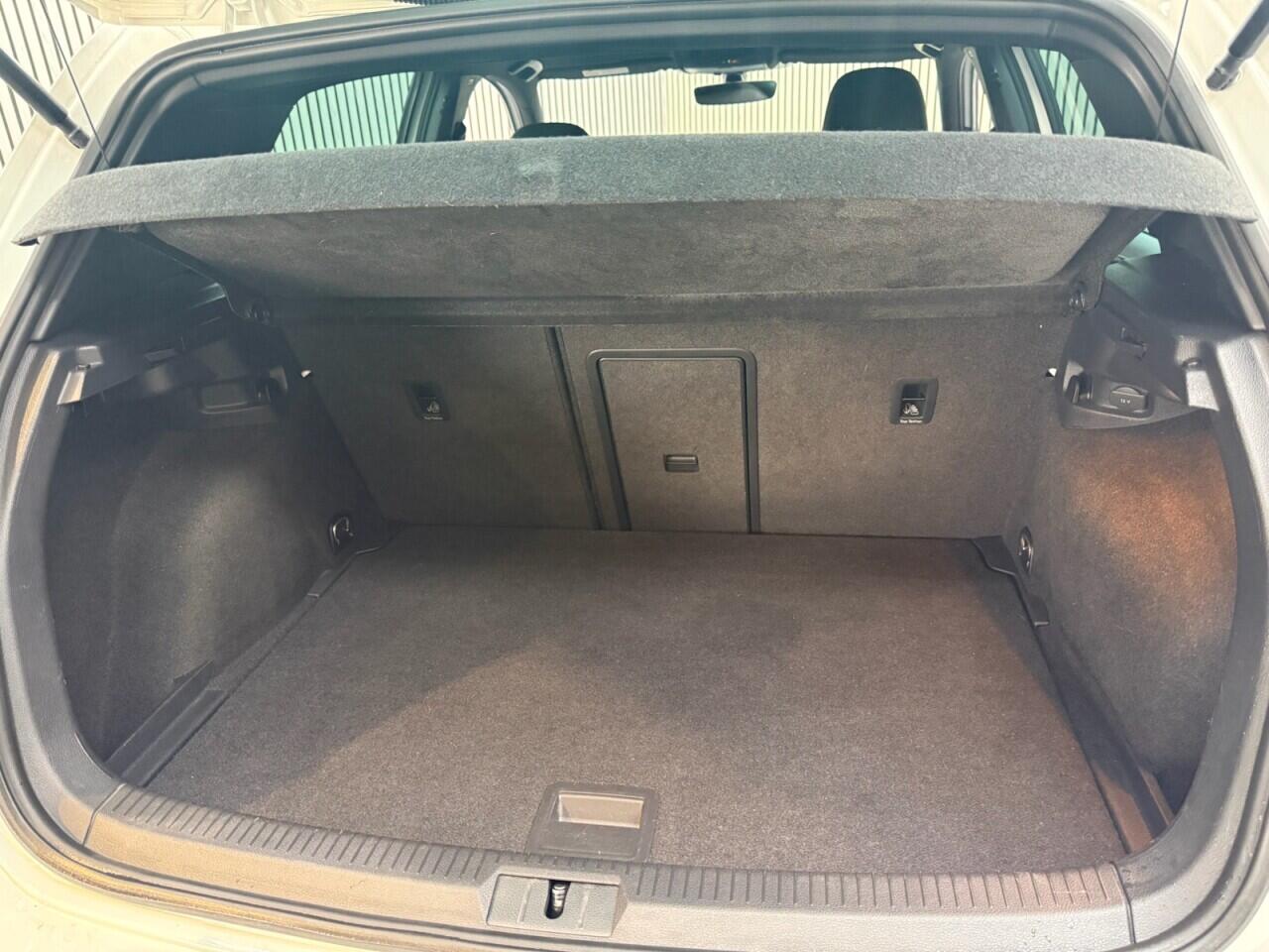 Volkswagen Golf view 35