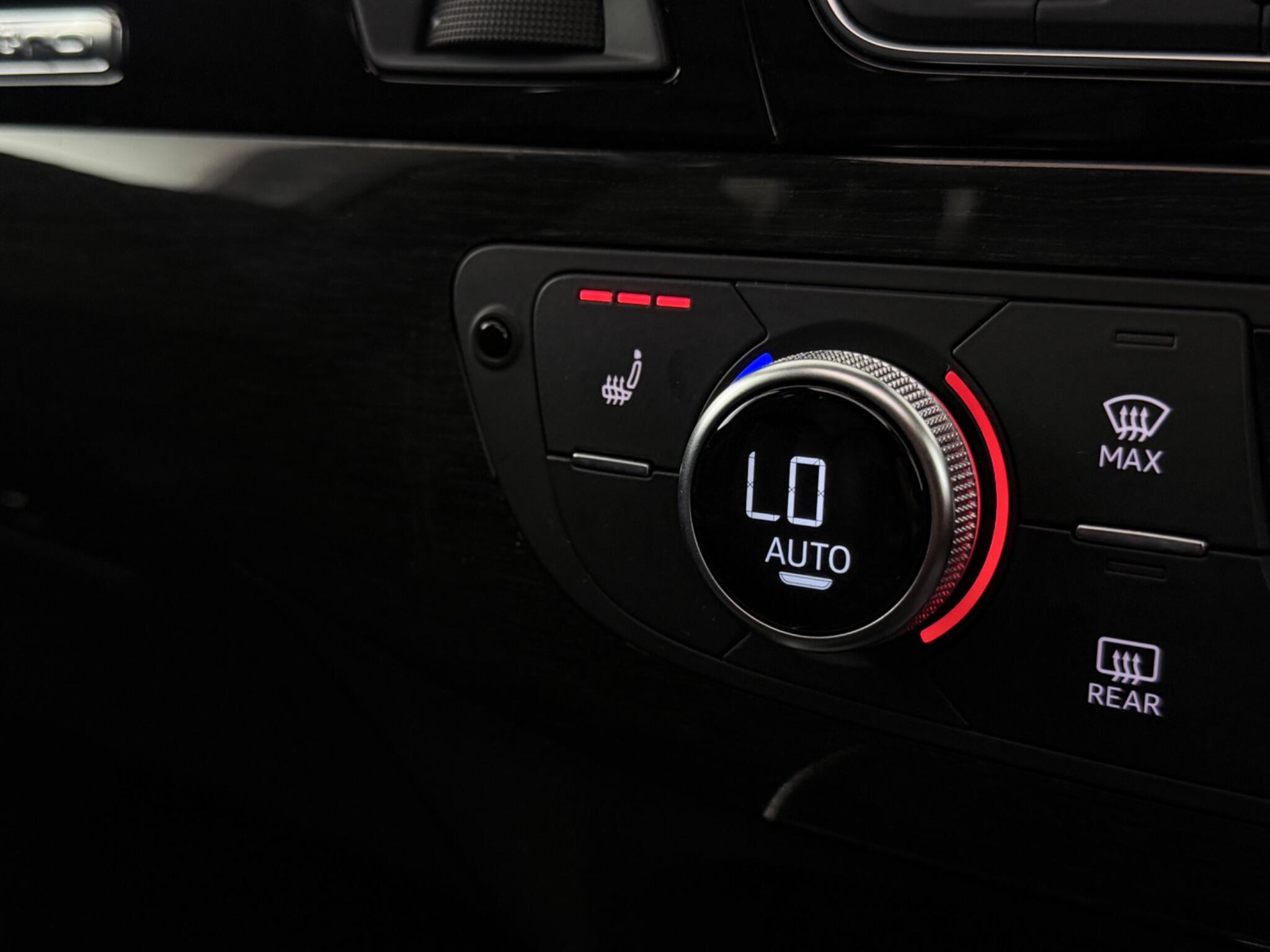 Audi Q7 view 25