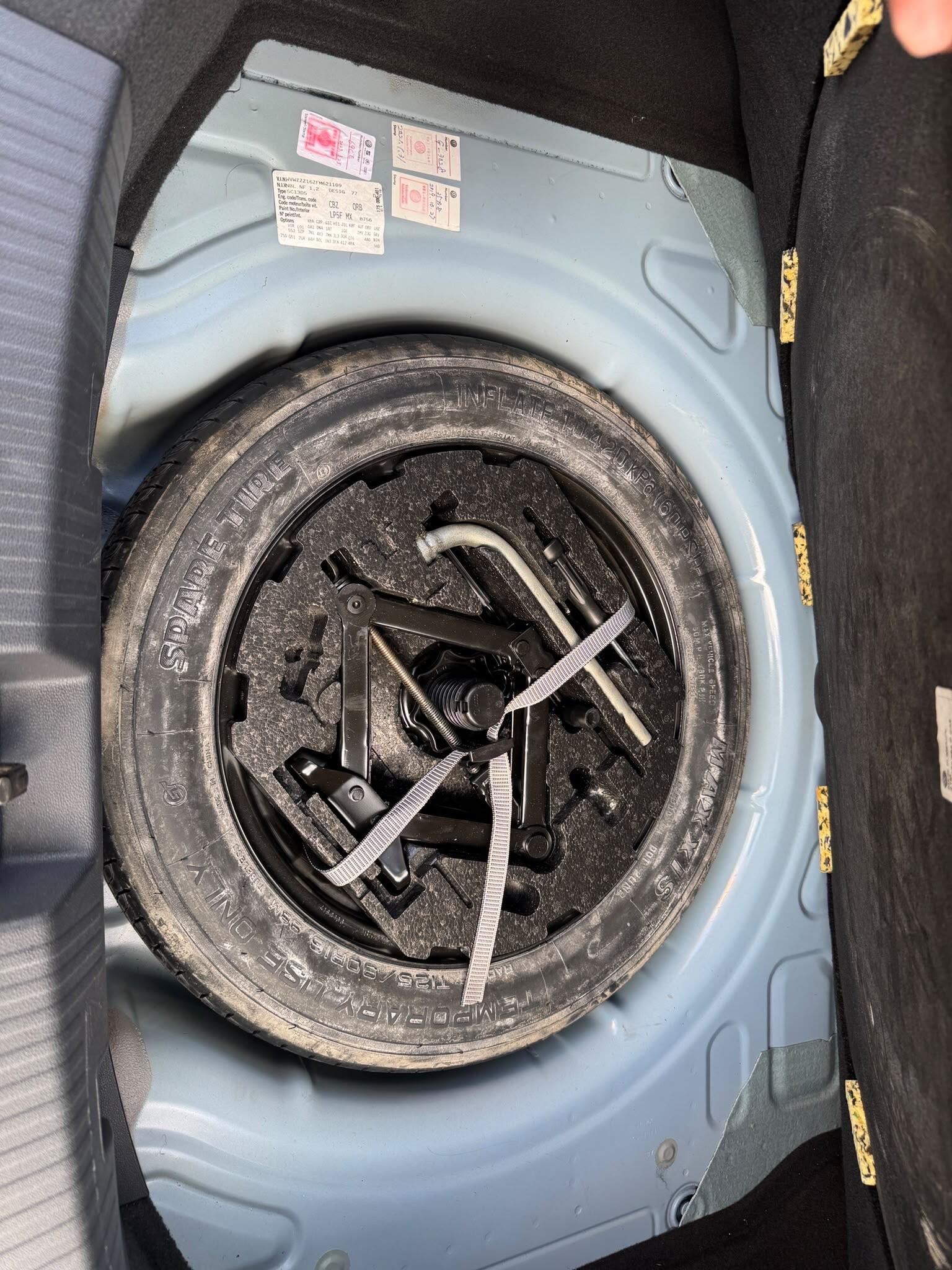 Volkswagen Beetle view 37