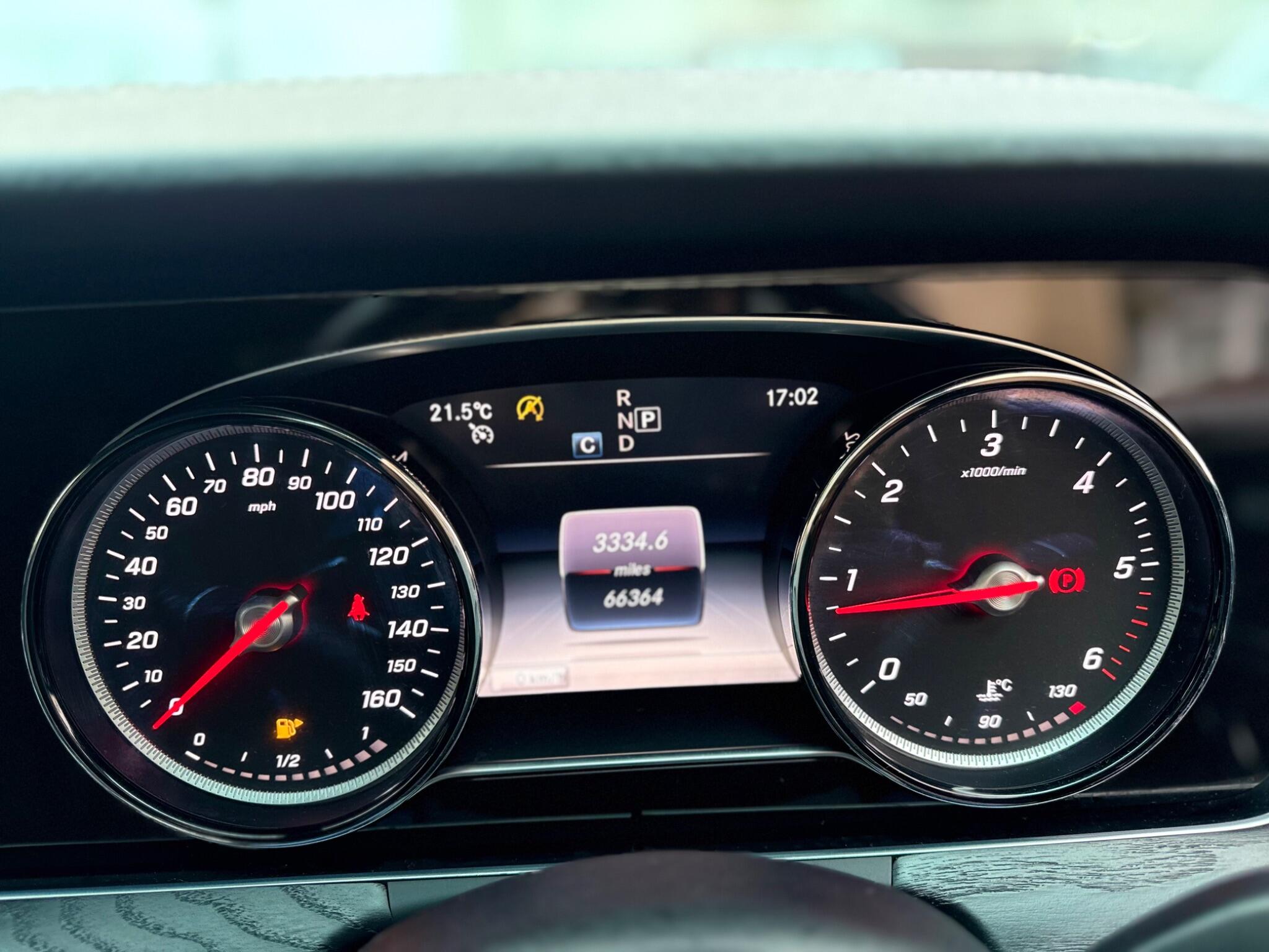 Mercedes-Benz E-Class view 27