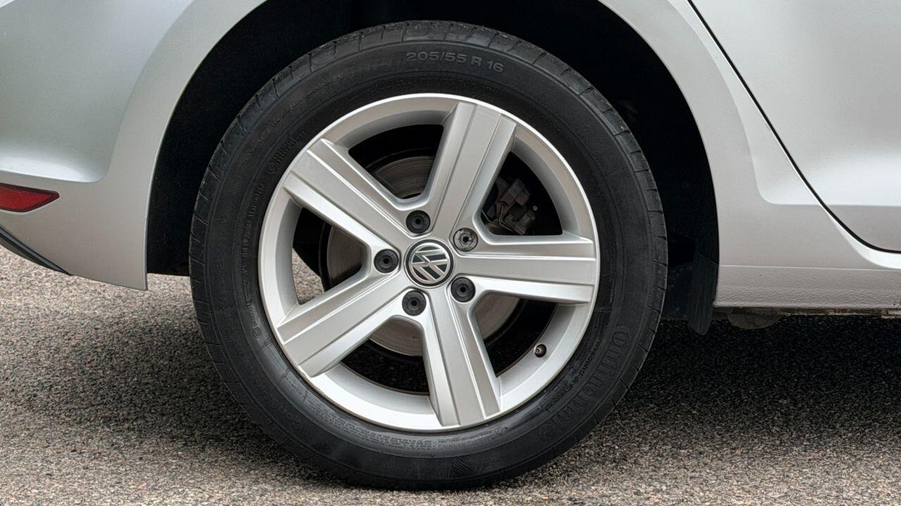 Volkswagen Golf view 37