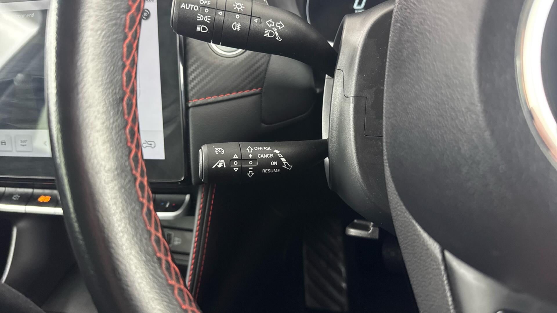 MG ZS view 41