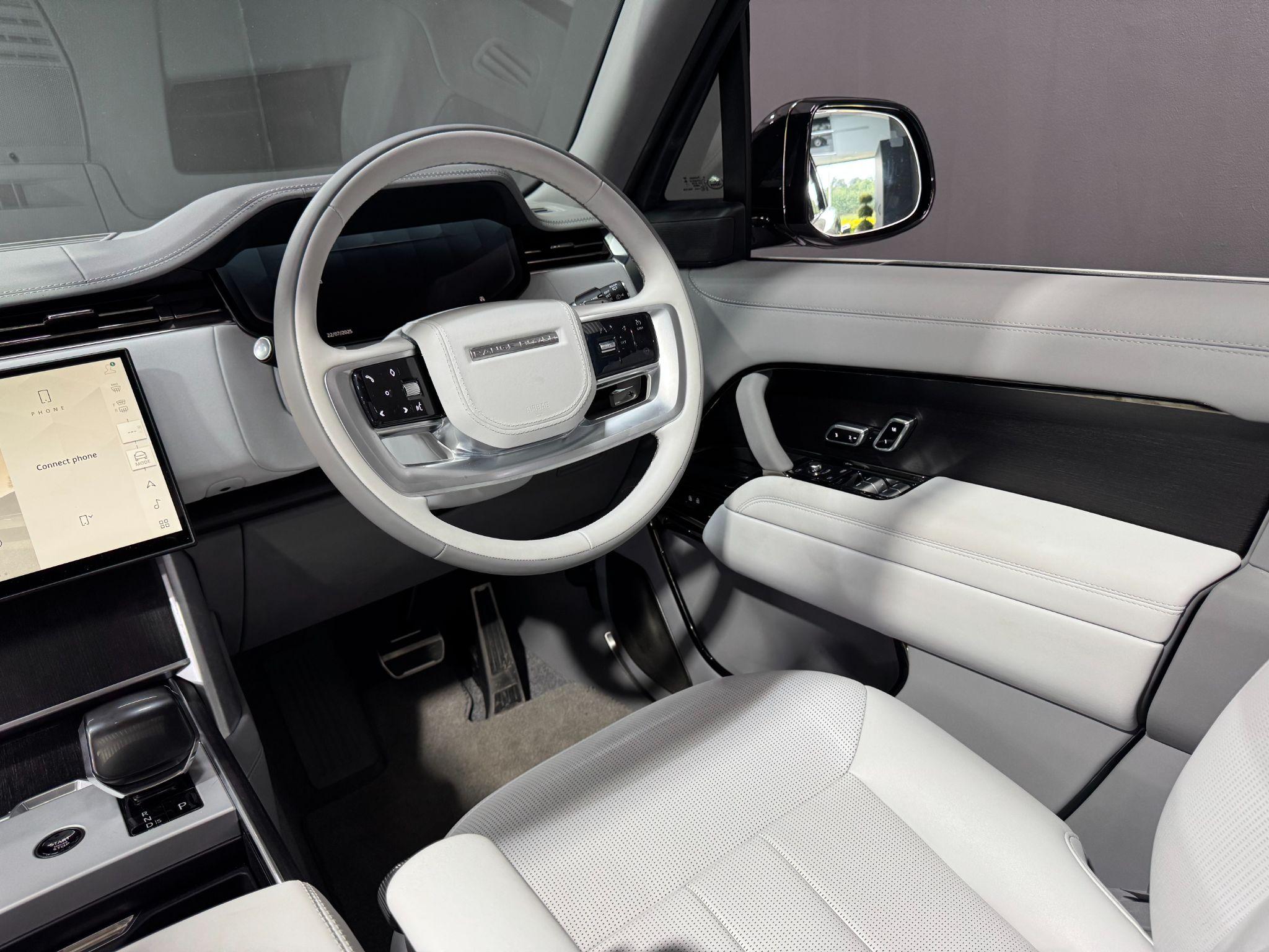 Land Rover Range Rover view 32