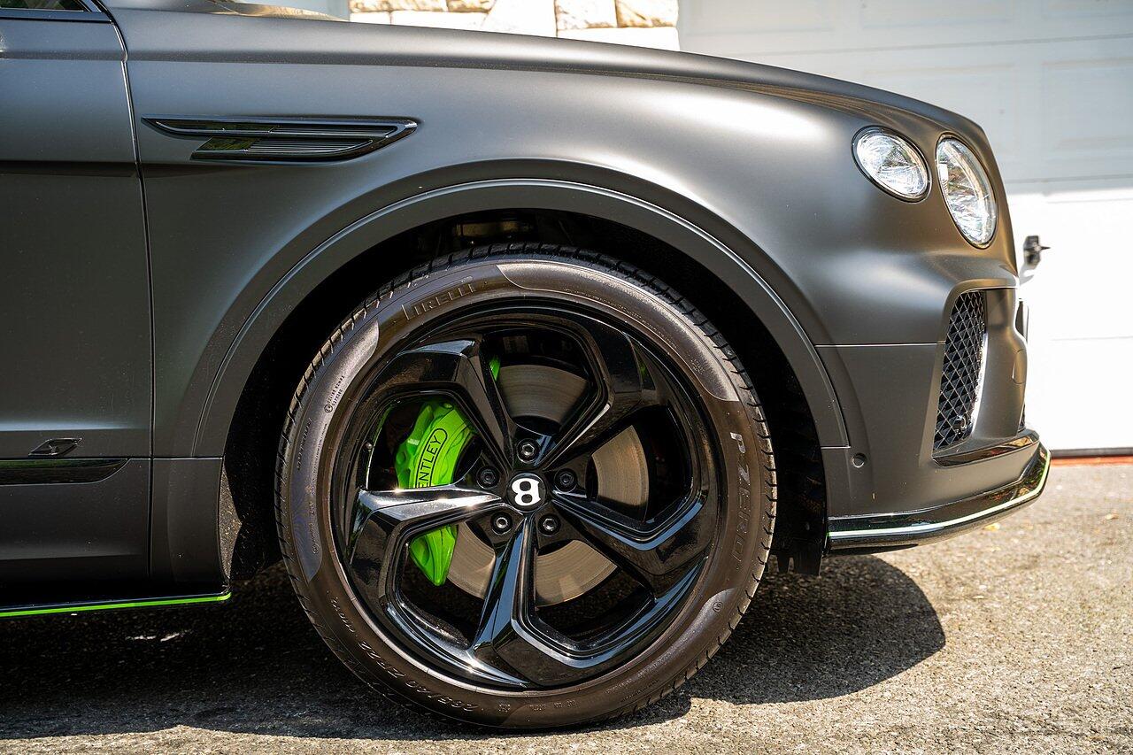 Bentley Bentayga view 4