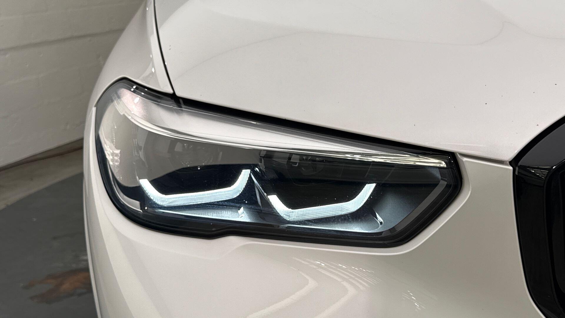 BMW X5 view 24