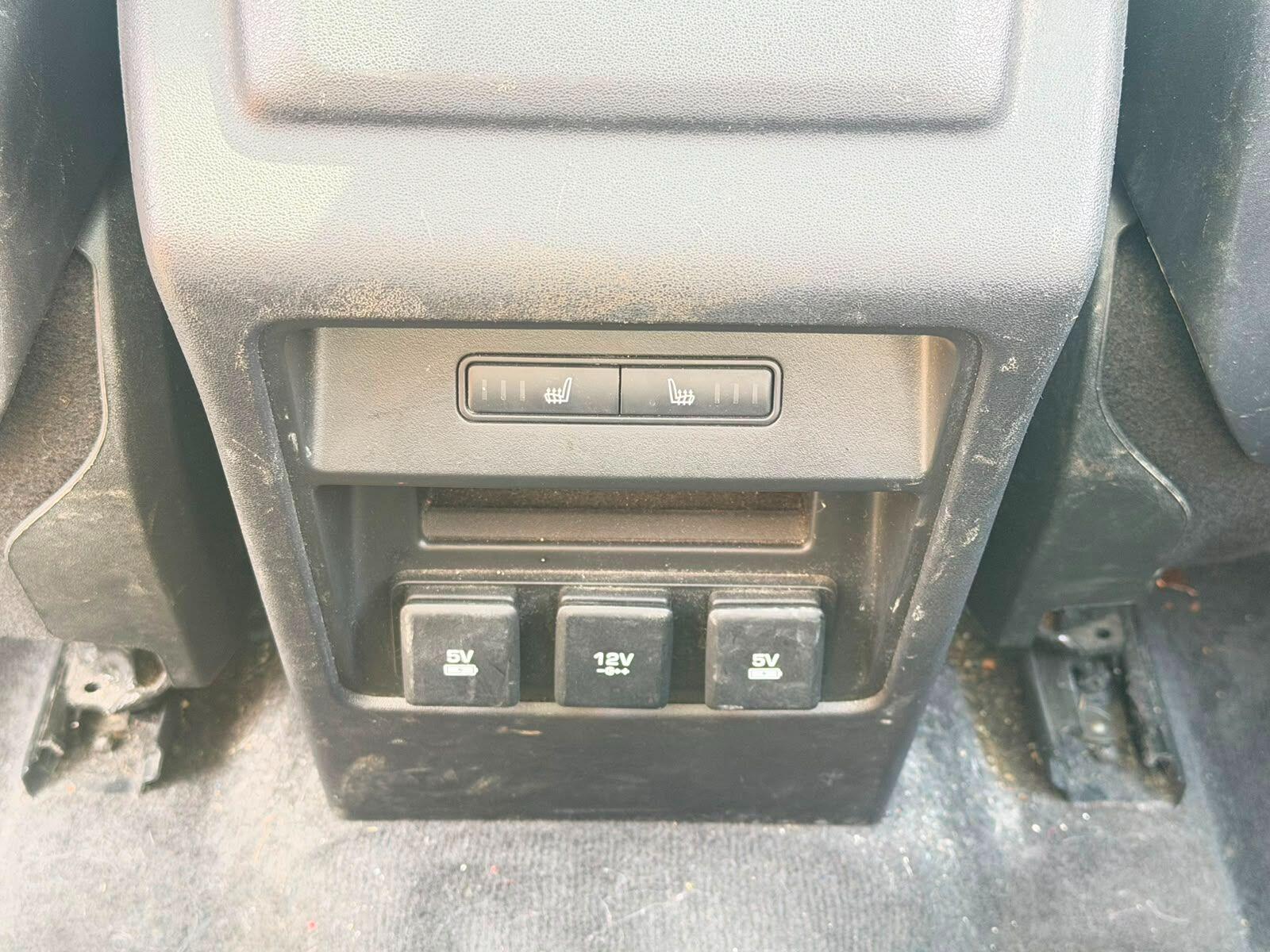 Land Rover Discovery Sport view 21