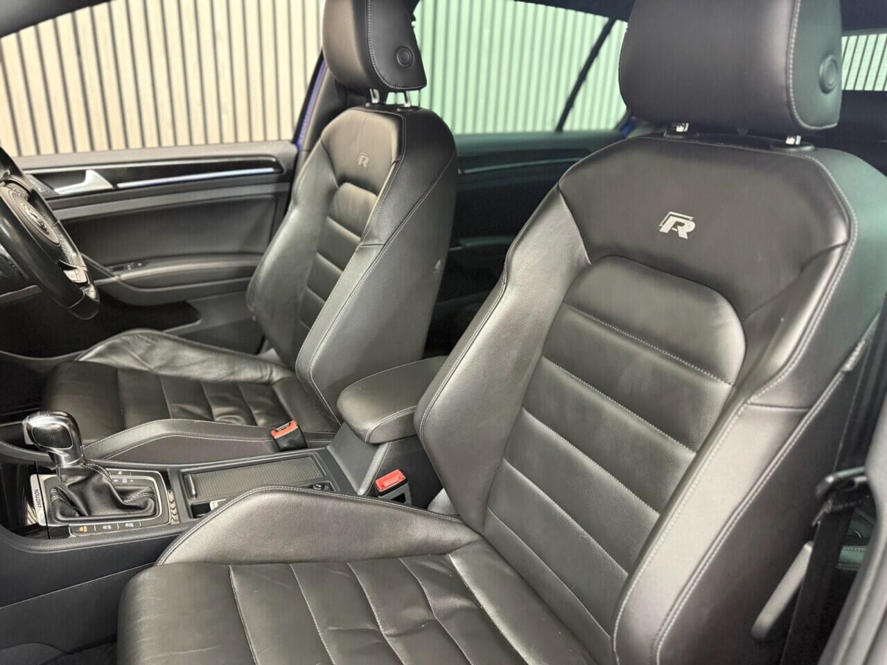 Volkswagen Golf view 6