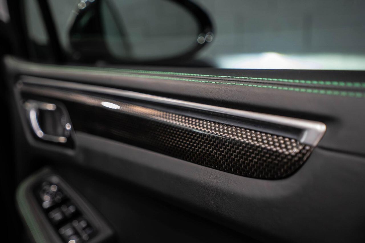 Porsche Macan view 10