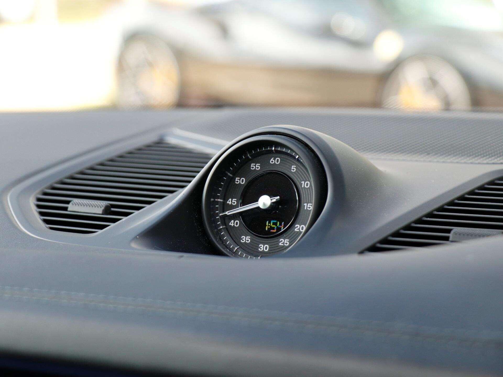 Porsche Cayenne view 14