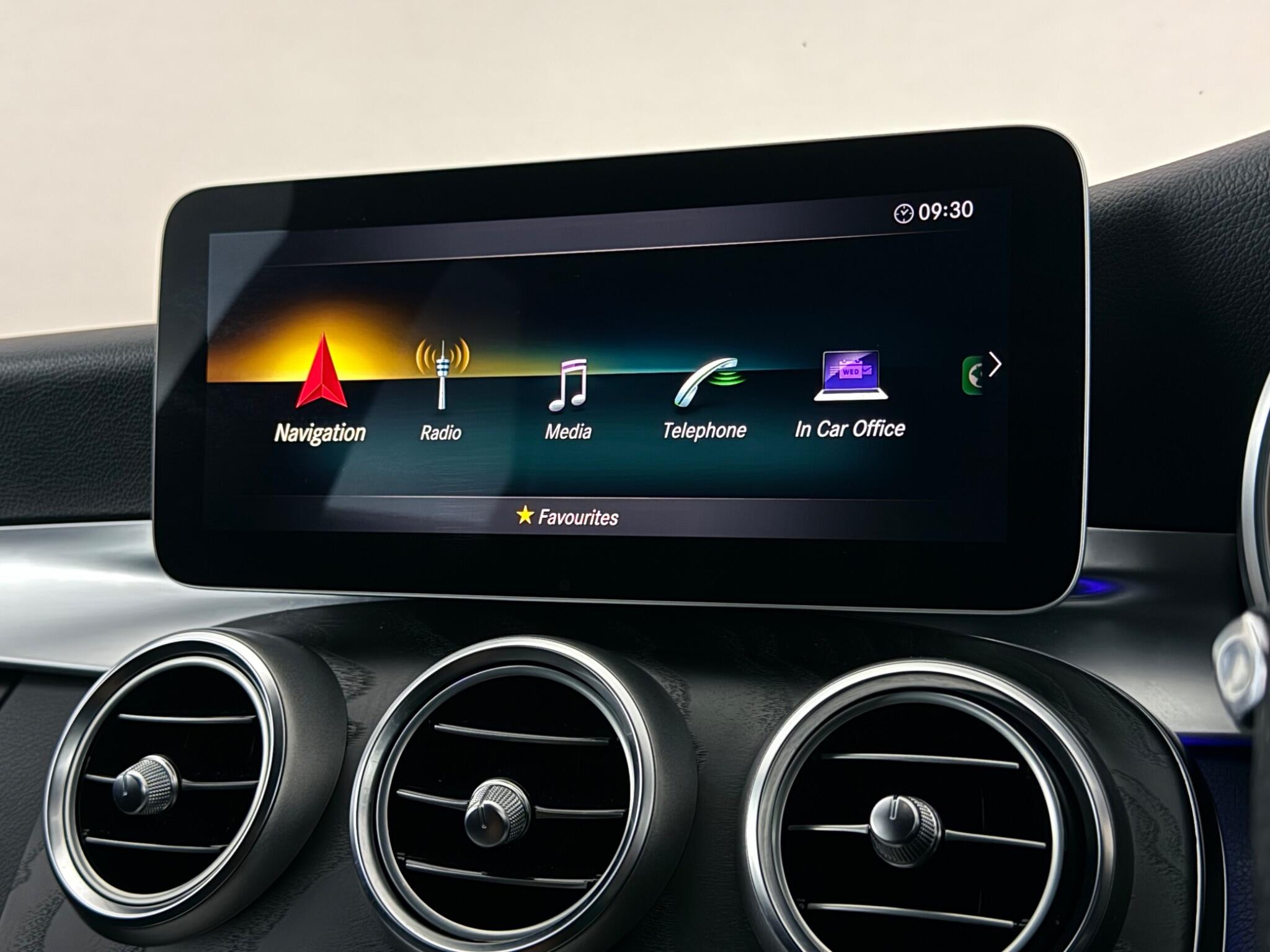 Mercedes-Benz C-Class view 27