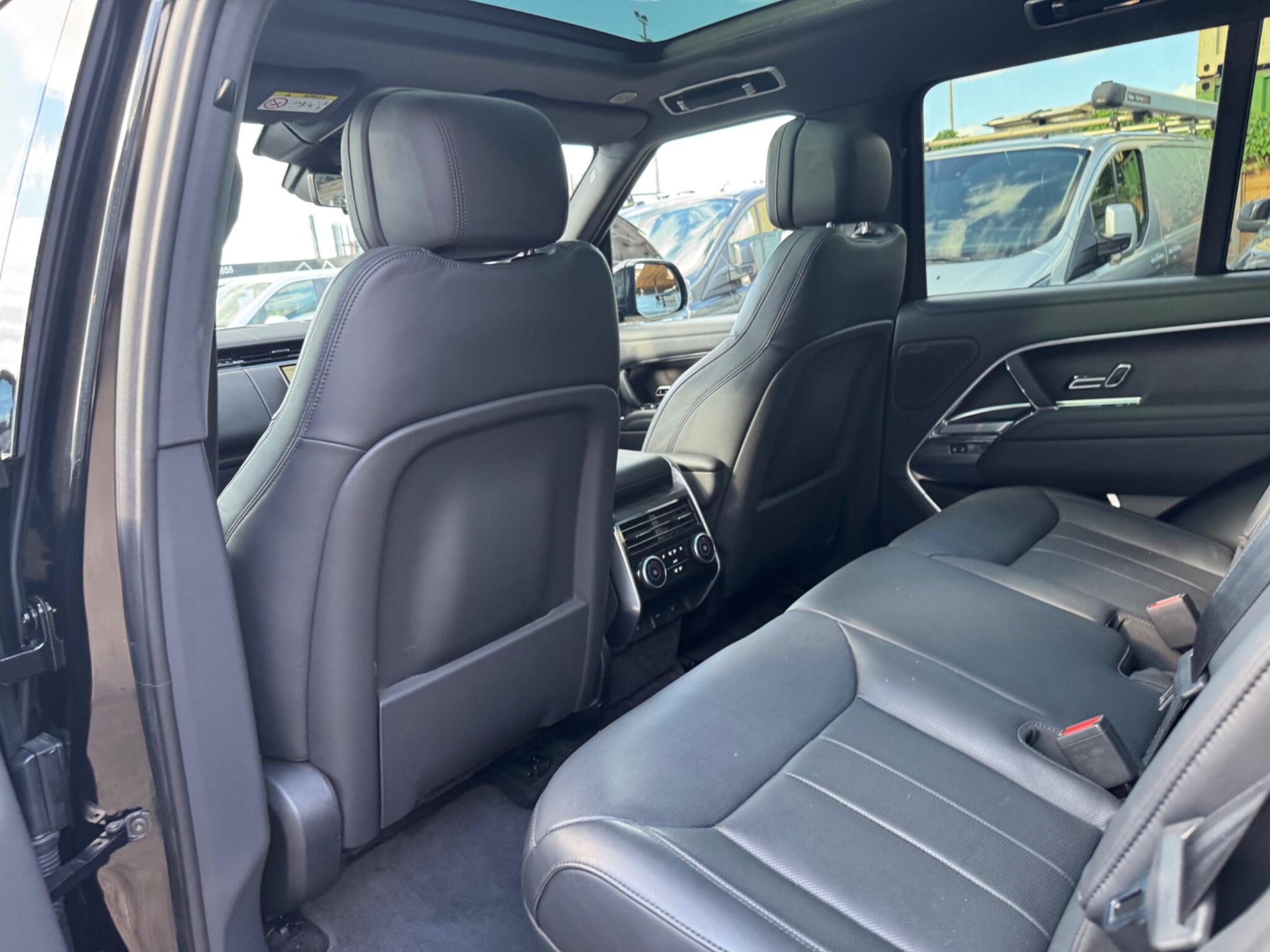 Land Rover Range Rover view 21
