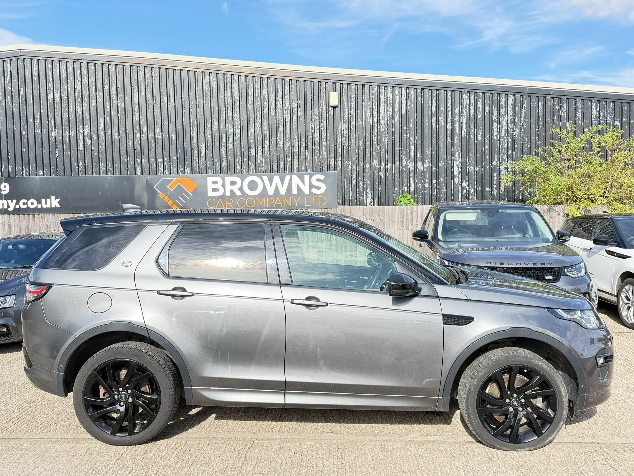 Land Rover Discovery Sport view 7