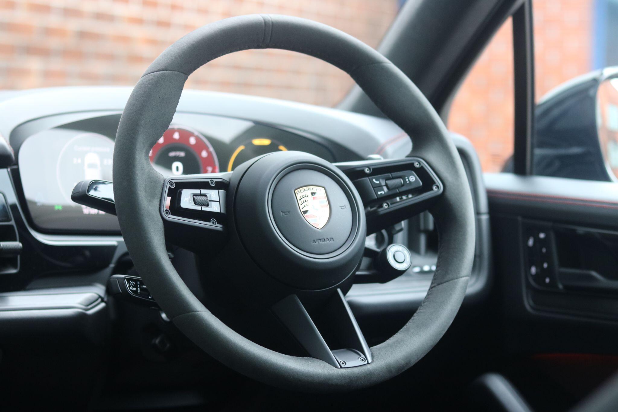 Porsche Cayenne view 14