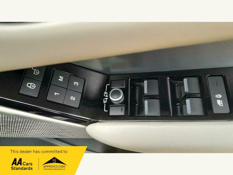 2019 Land Rover Range Rover Velar 2.0 D240 R-Dynamic HSE Auto 4WD Euro 6 (s/s) 5dr • 55,000 miles image 51