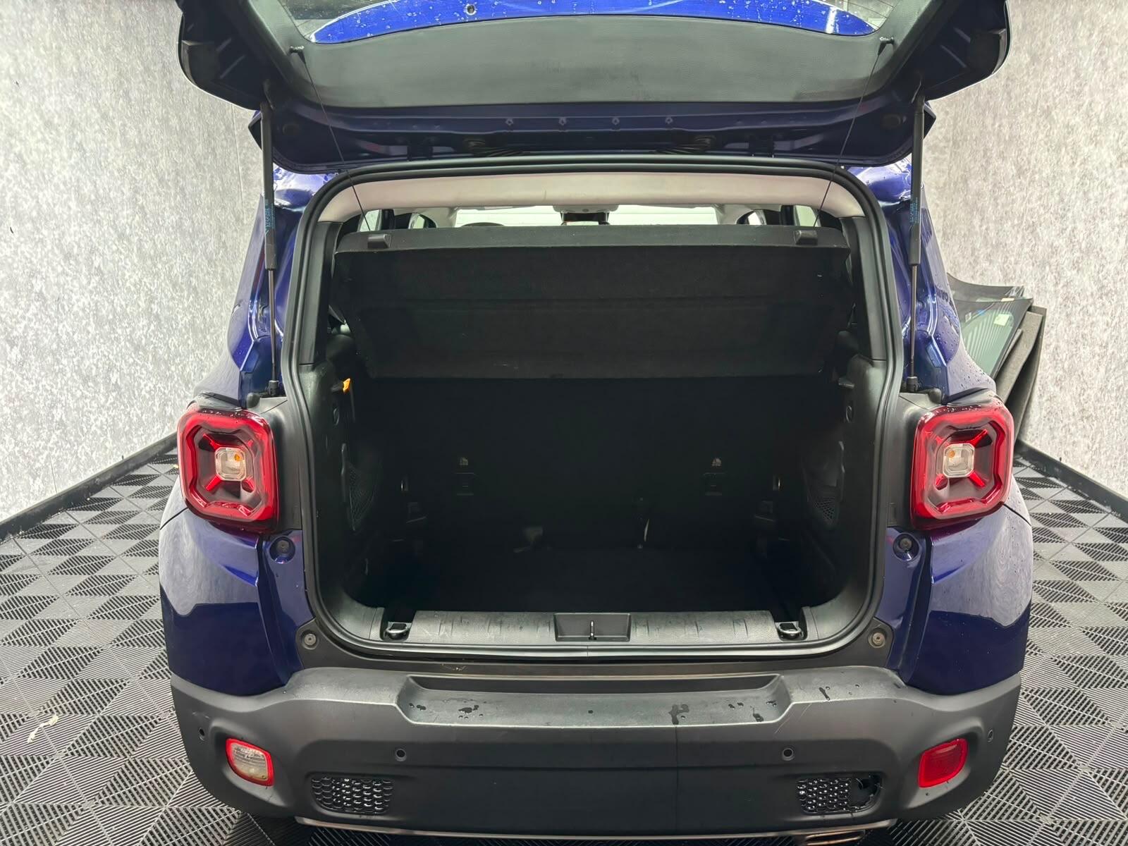 Jeep Renegade view 29