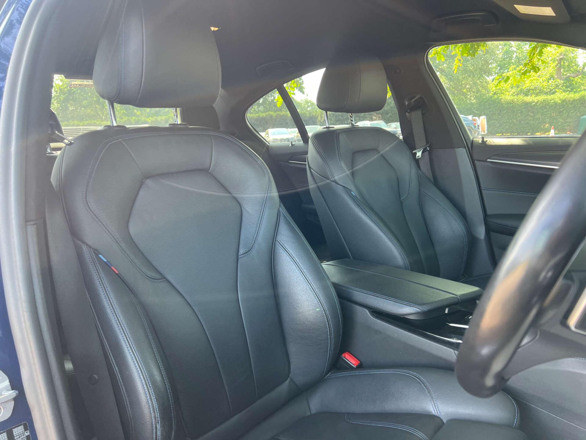 BMW 5 Series view 8