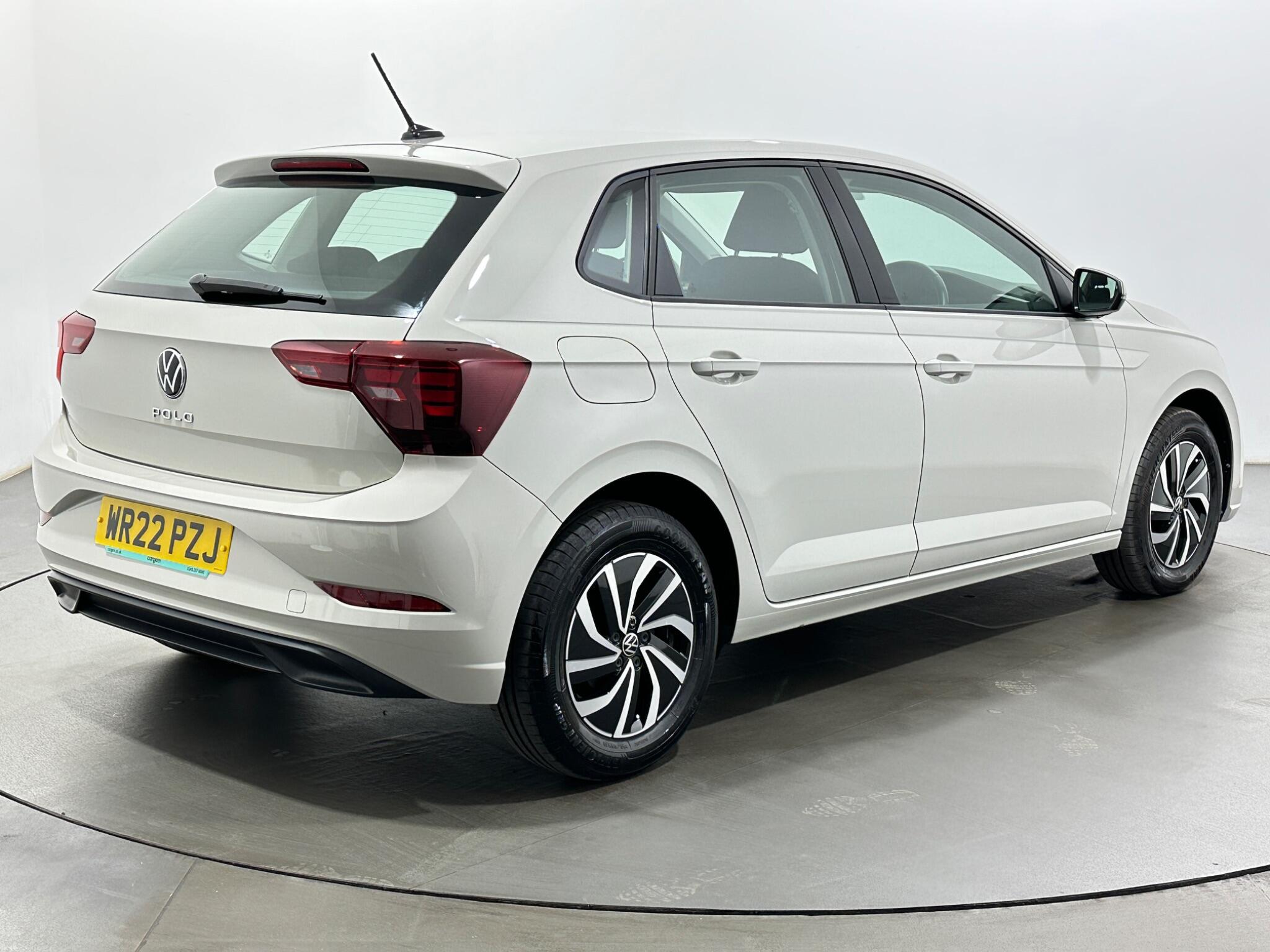Volkswagen Polo view 8