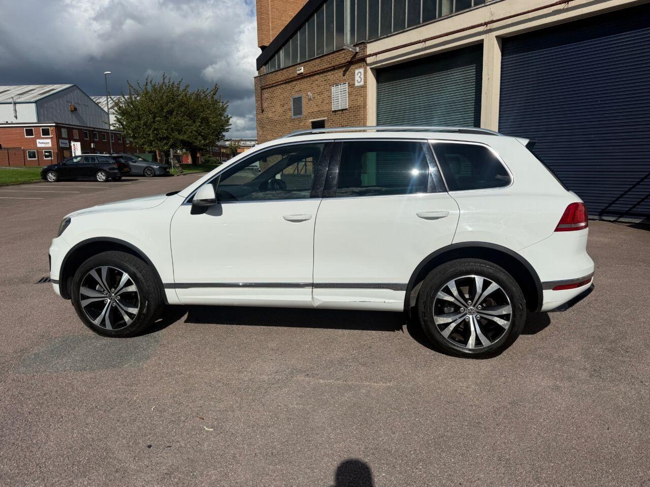 Volkswagen Touareg view 27