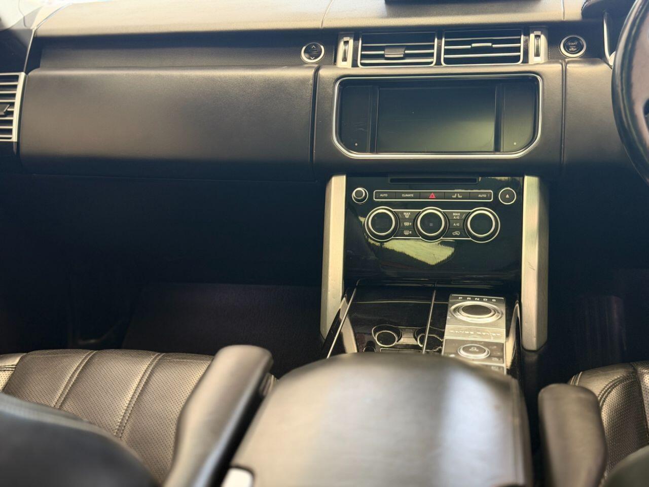 Land Rover Range Rover view 34