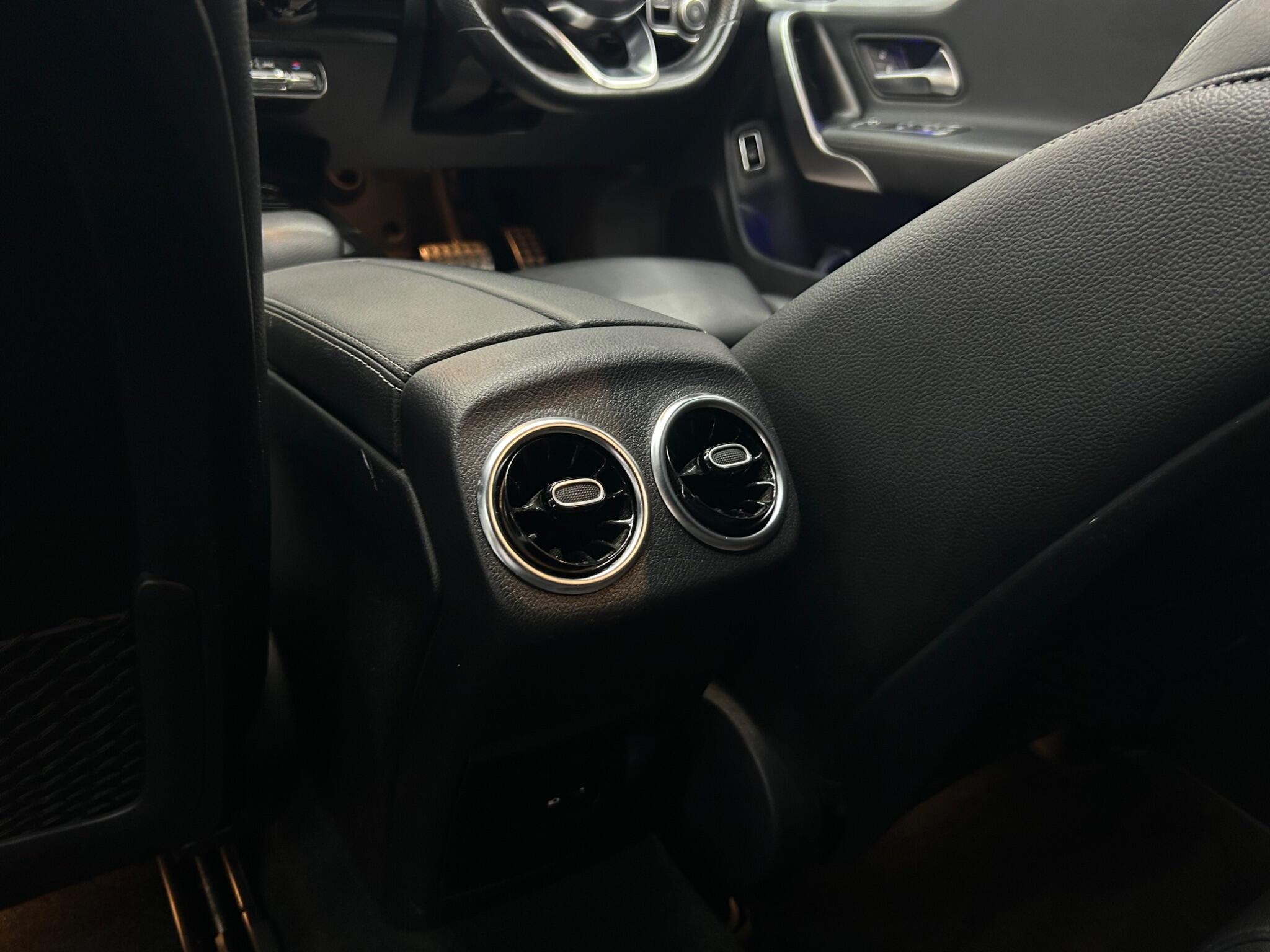 Mercedes-Benz Cla view 25