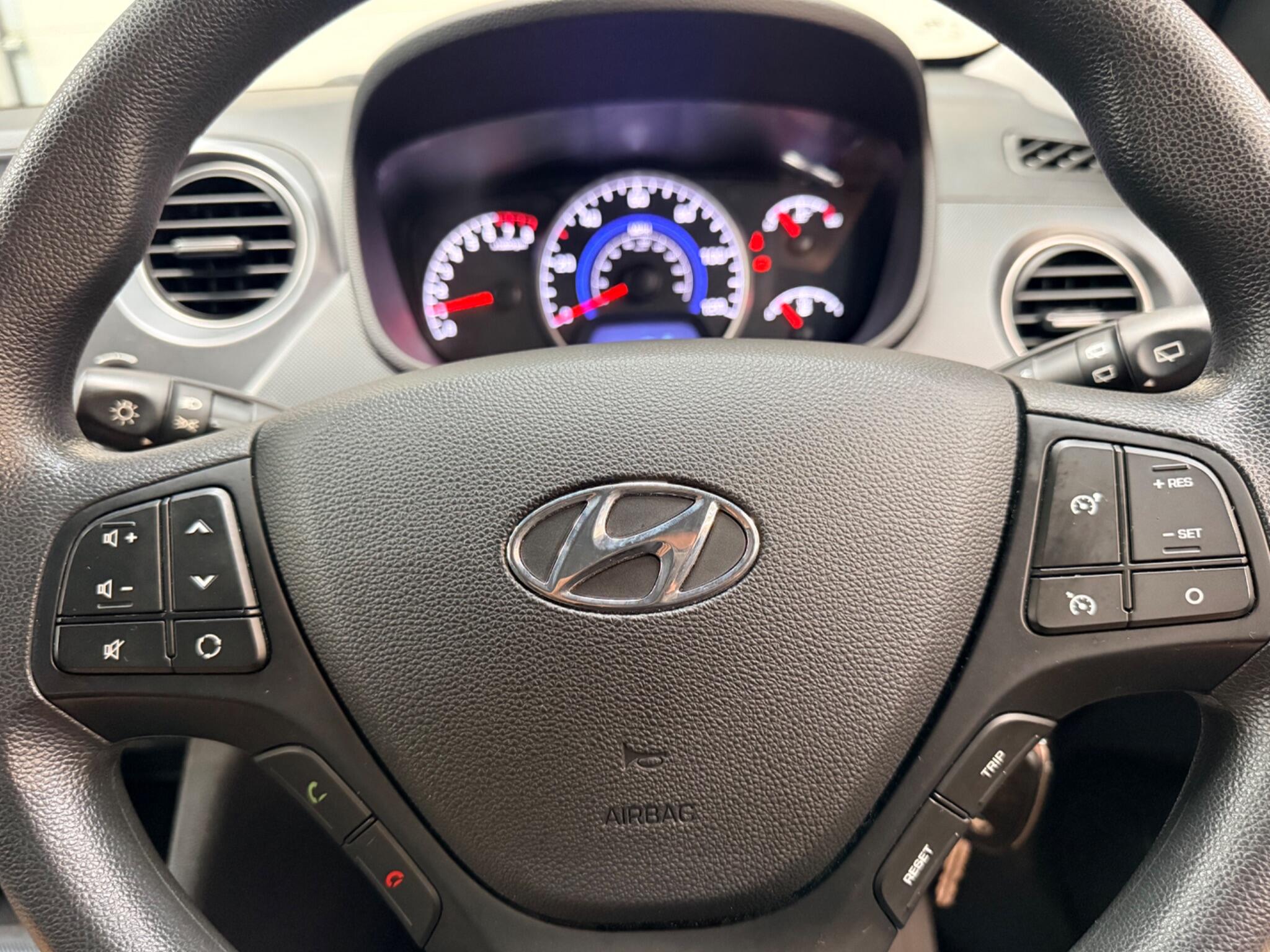 Hyundai I10 view 18