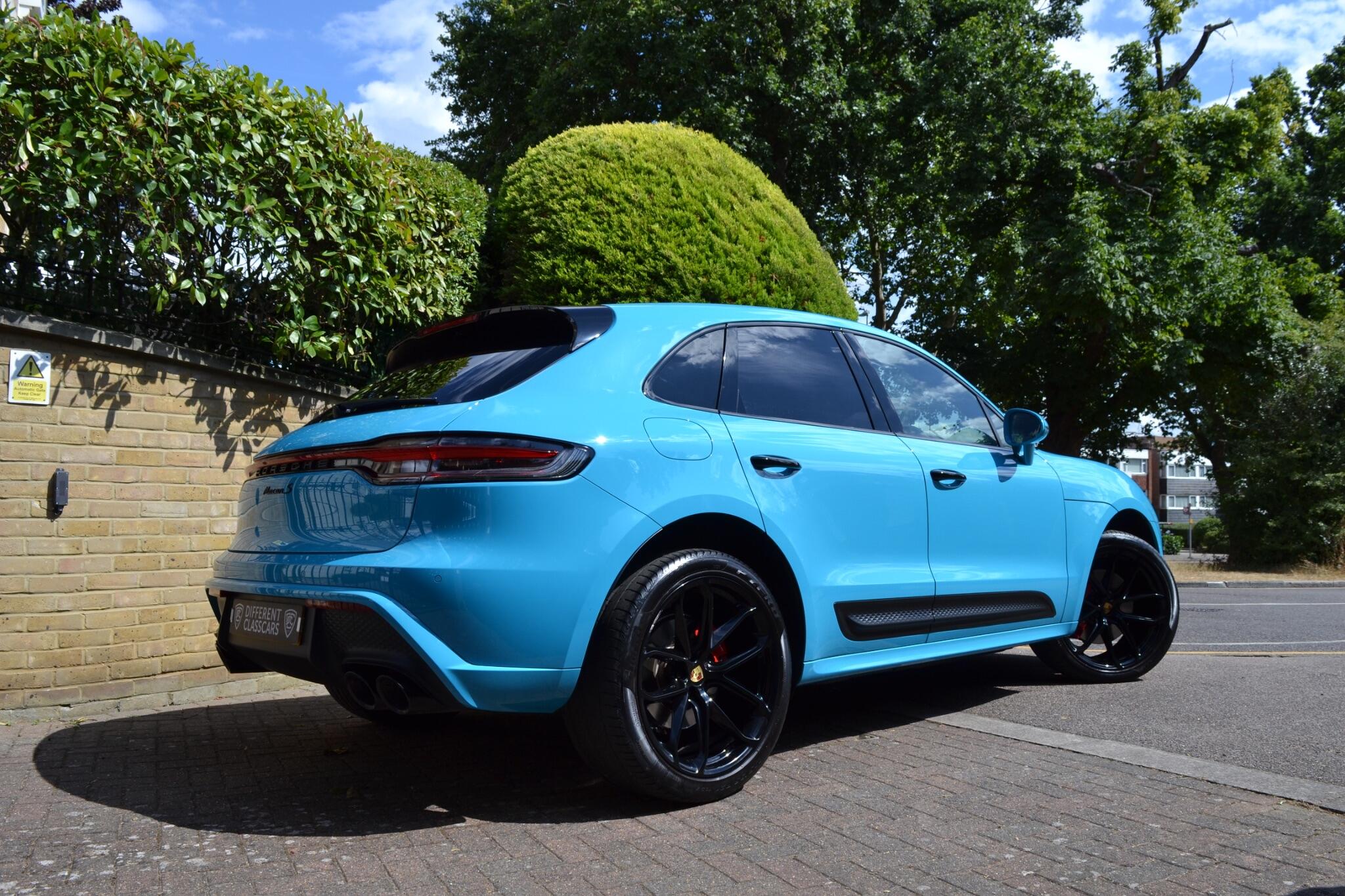 Porsche Macan view 10
