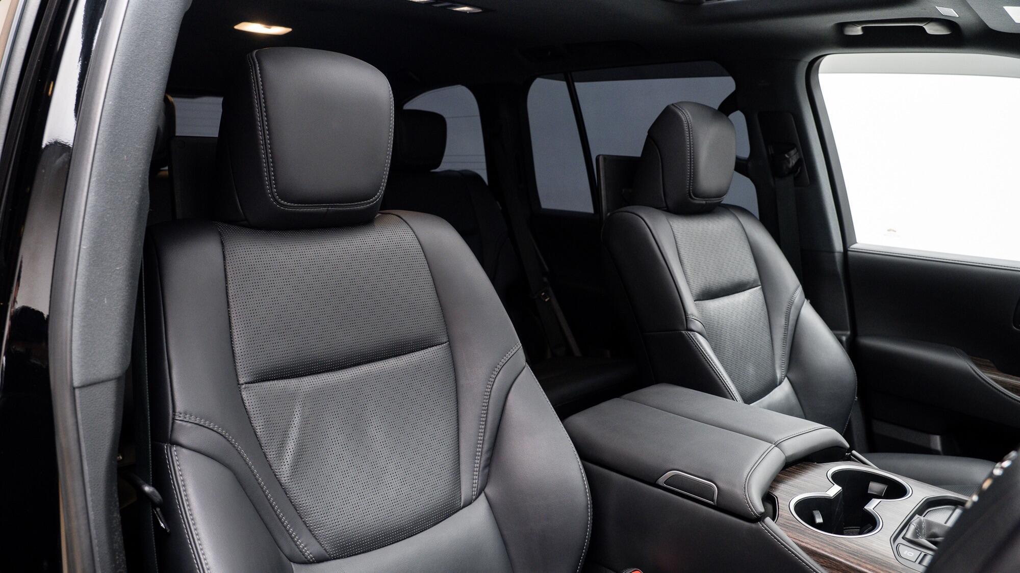 Toyota Land Cruiser view 6