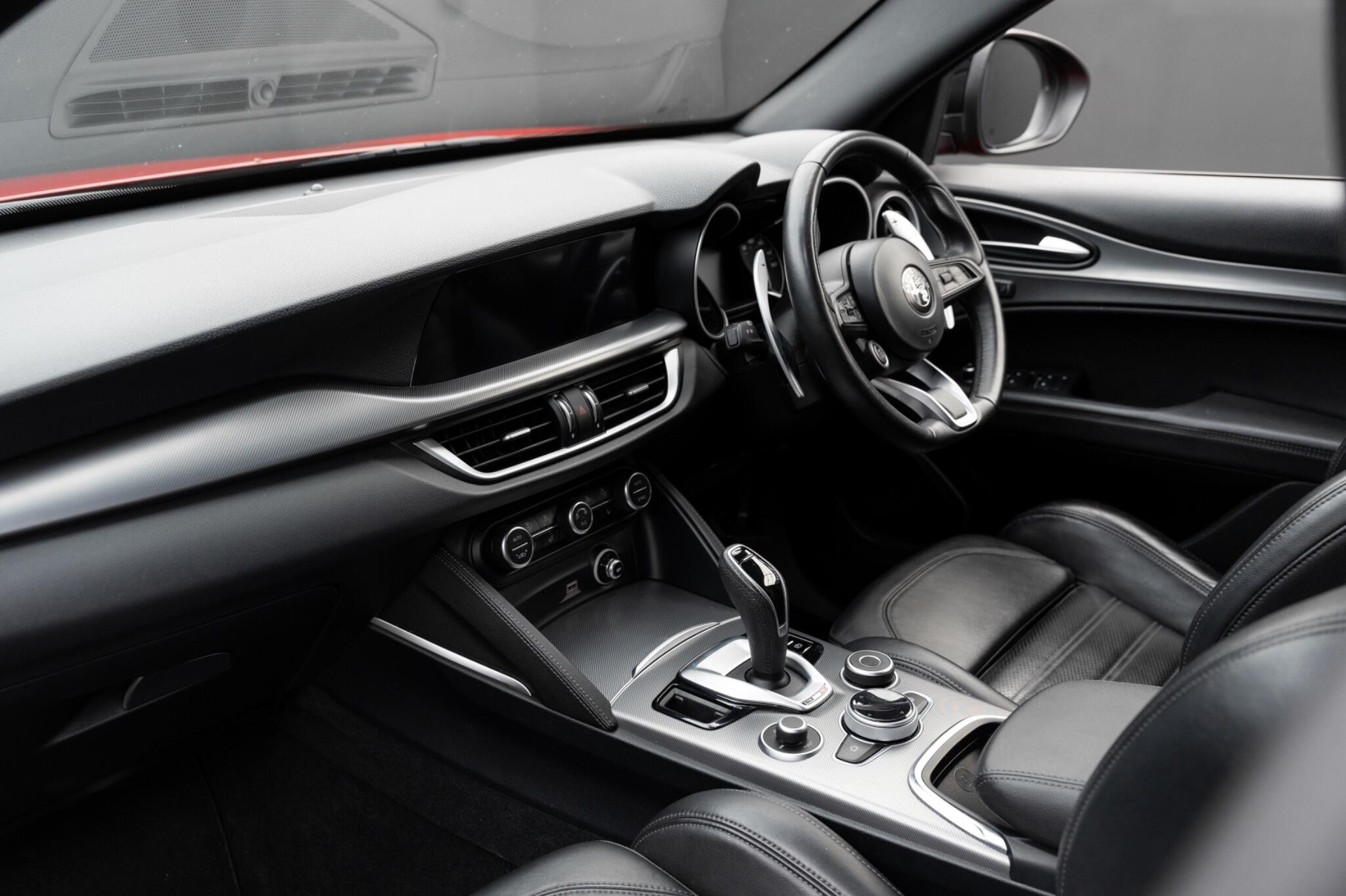 Alfa Romeo Stelvio view 30