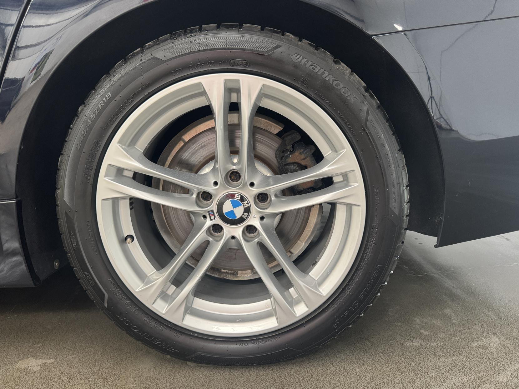 BMW 5 Series view 51