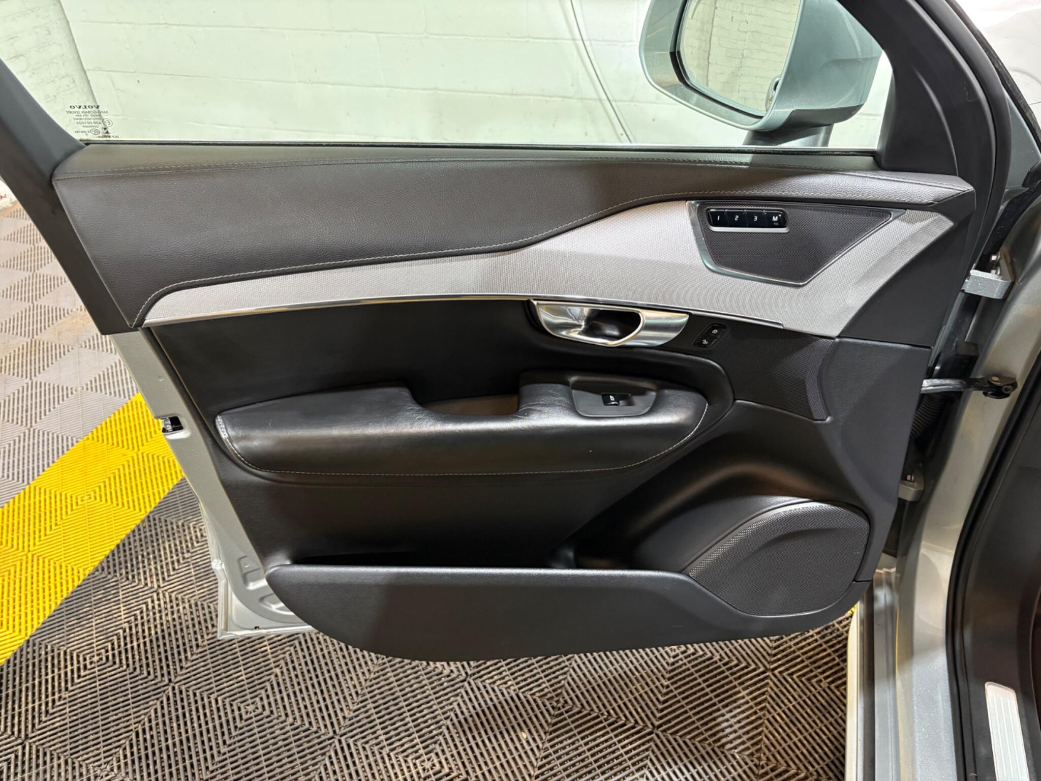Volvo XC90 view 84