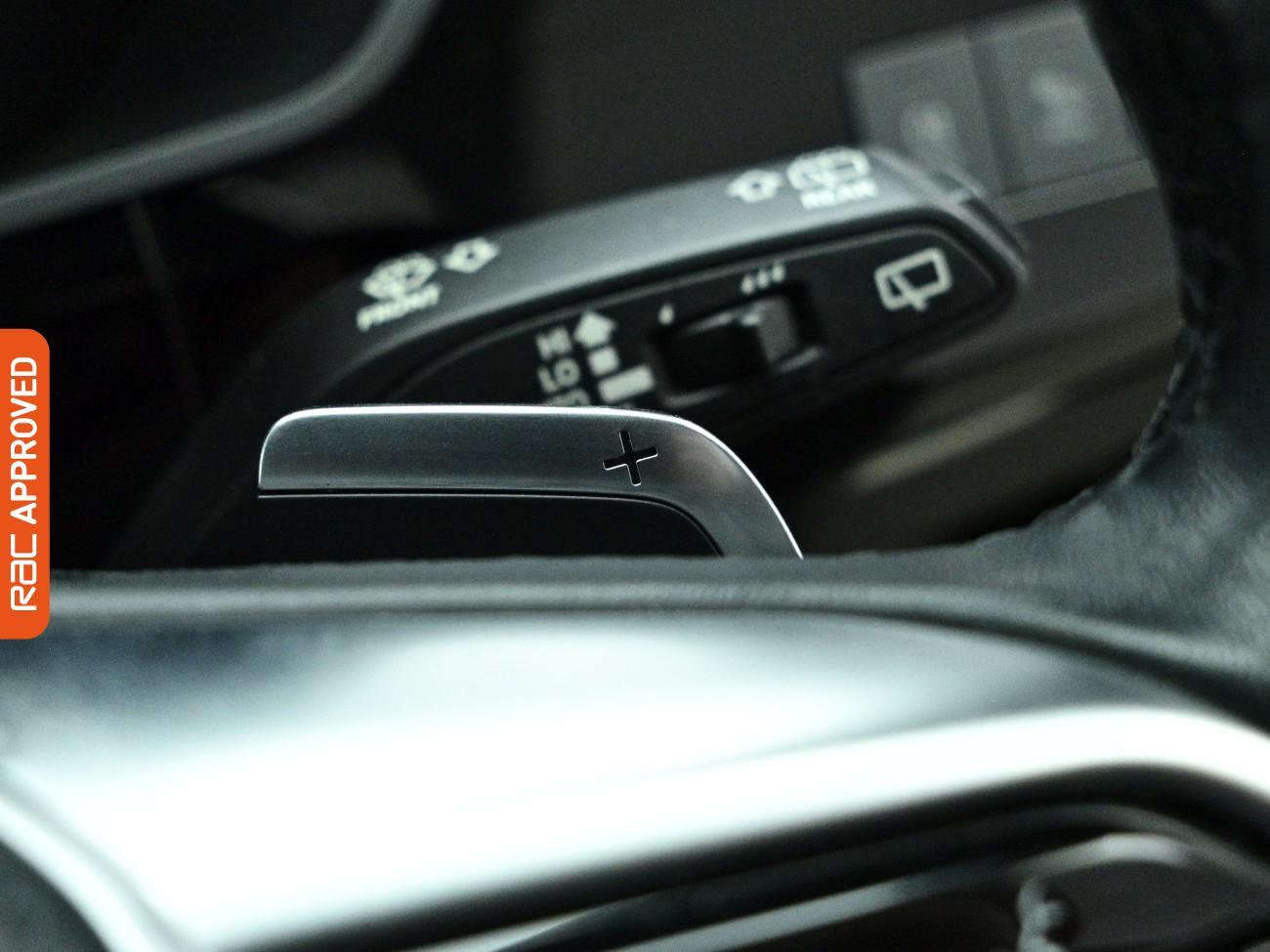 Audi E-Tron view 24