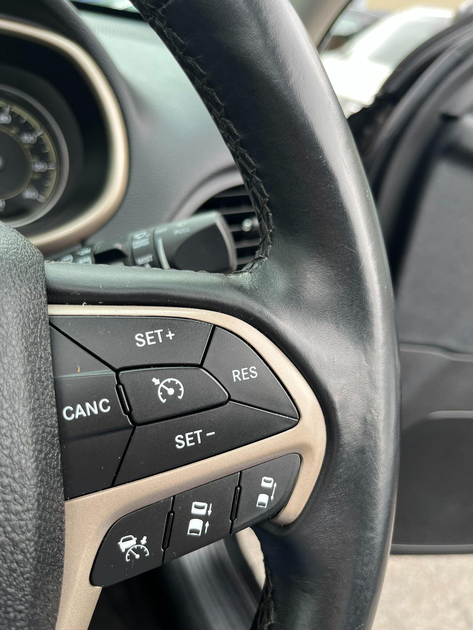 Jeep Cherokee view 27