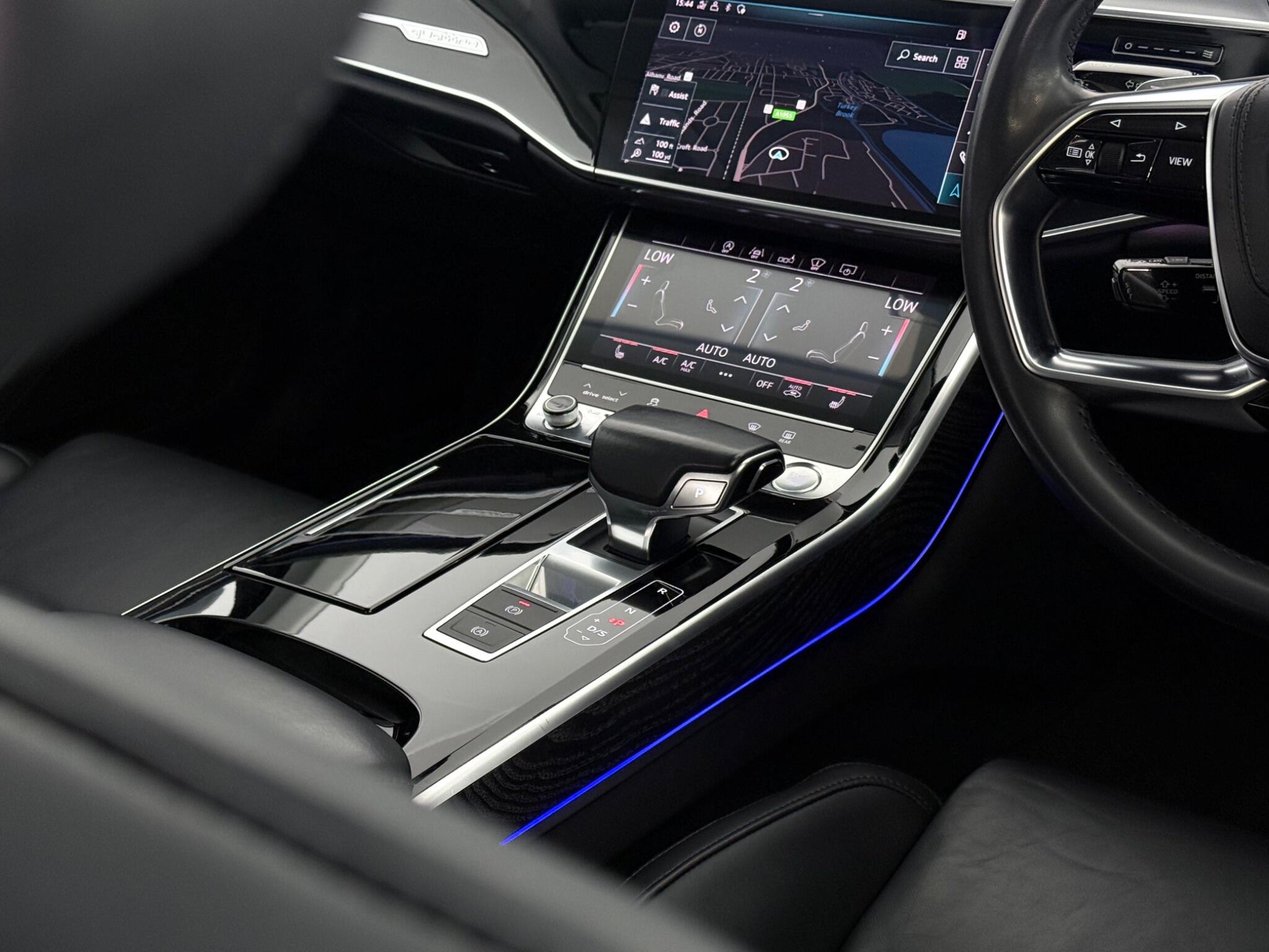 Audi A8 view 40