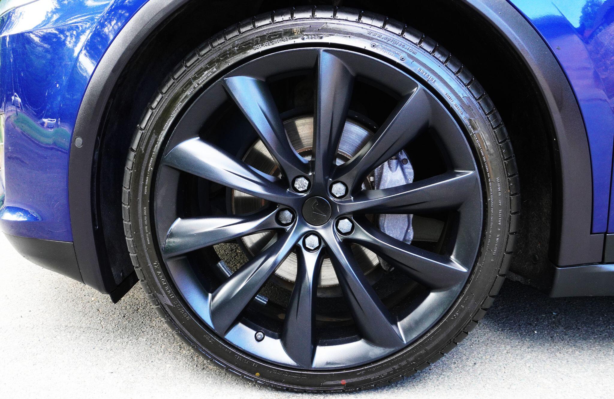 Tesla Model X view 82