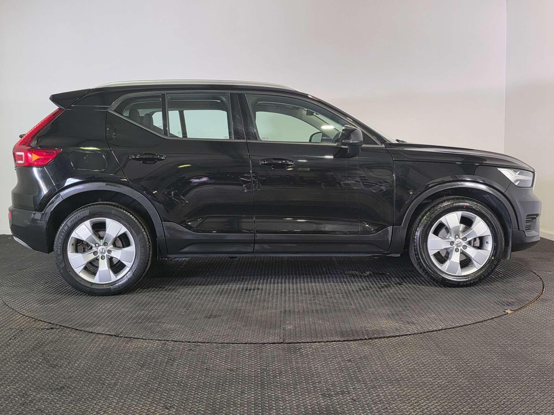 Volvo XC40 view 8