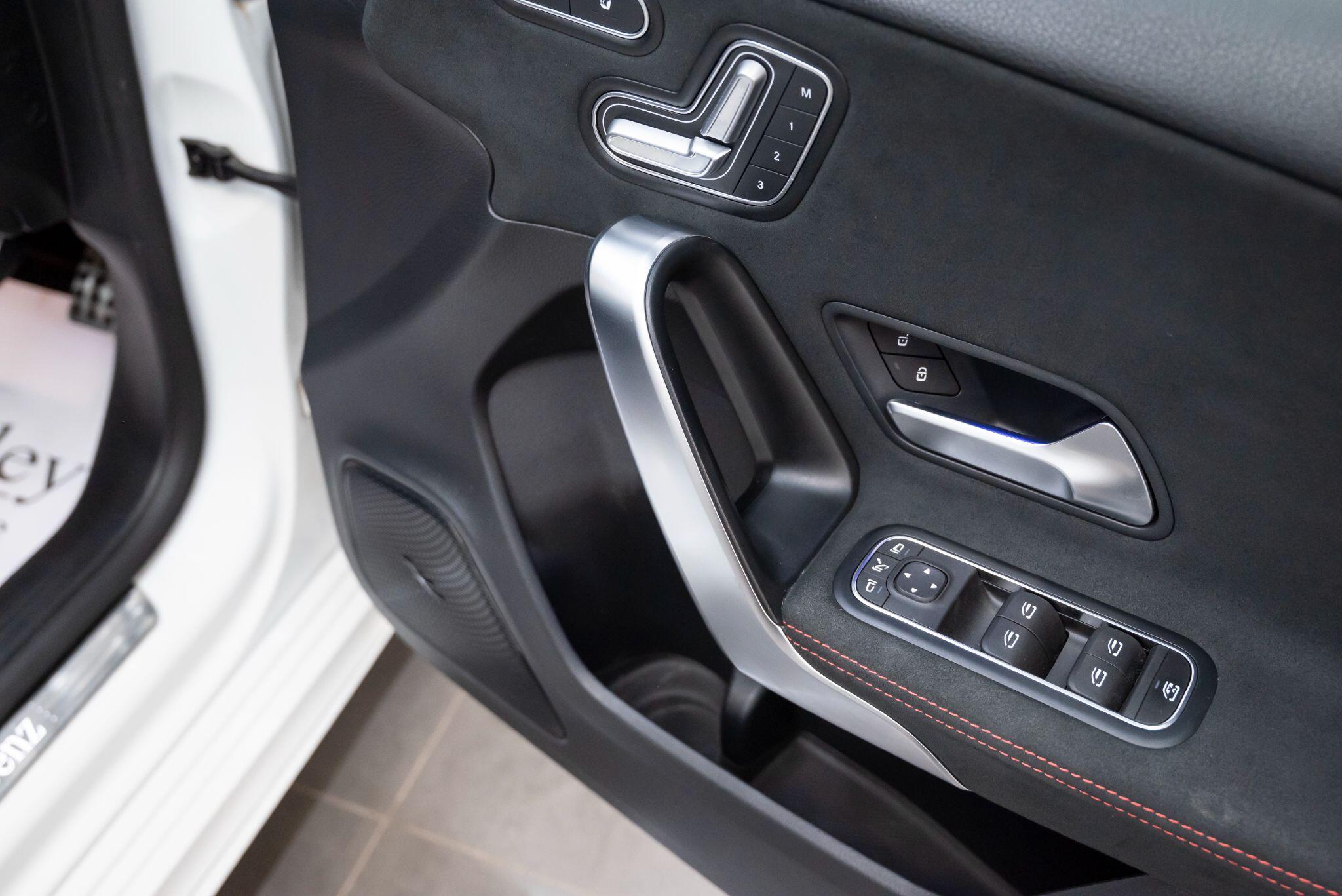 Mercedes-Benz A-Class view 41