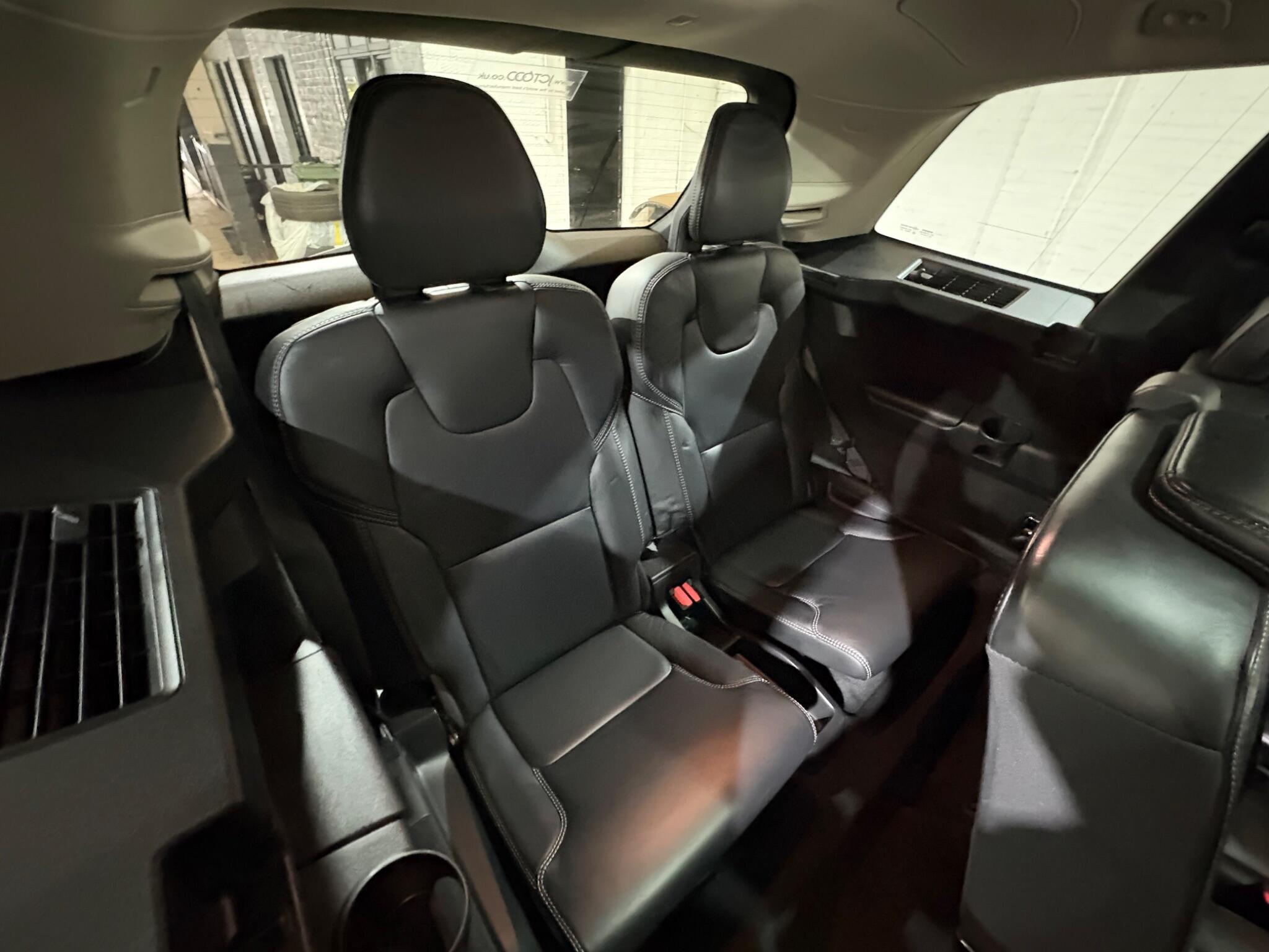 Volvo XC90 view 47