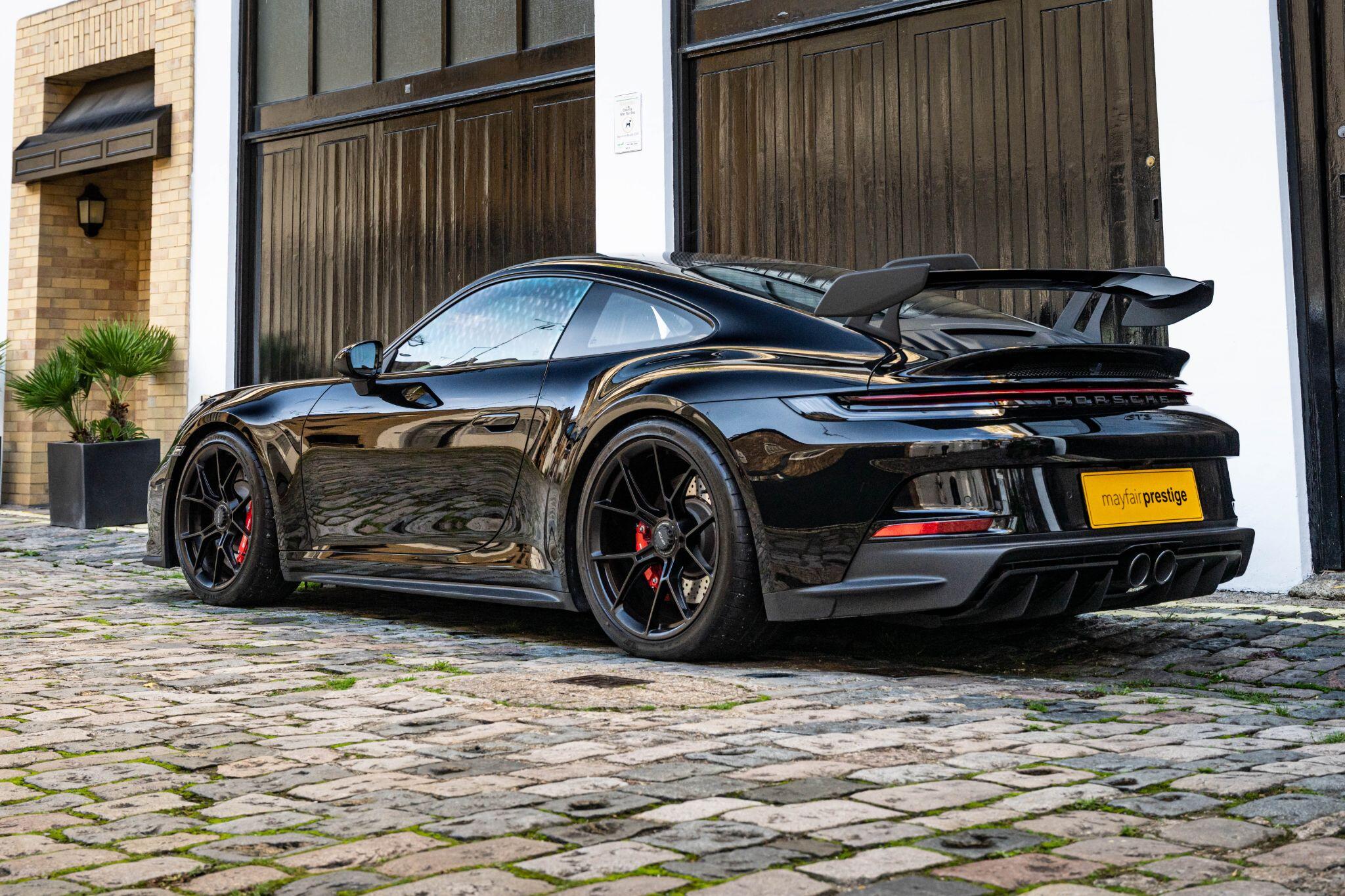 Porsche 911 view 3
