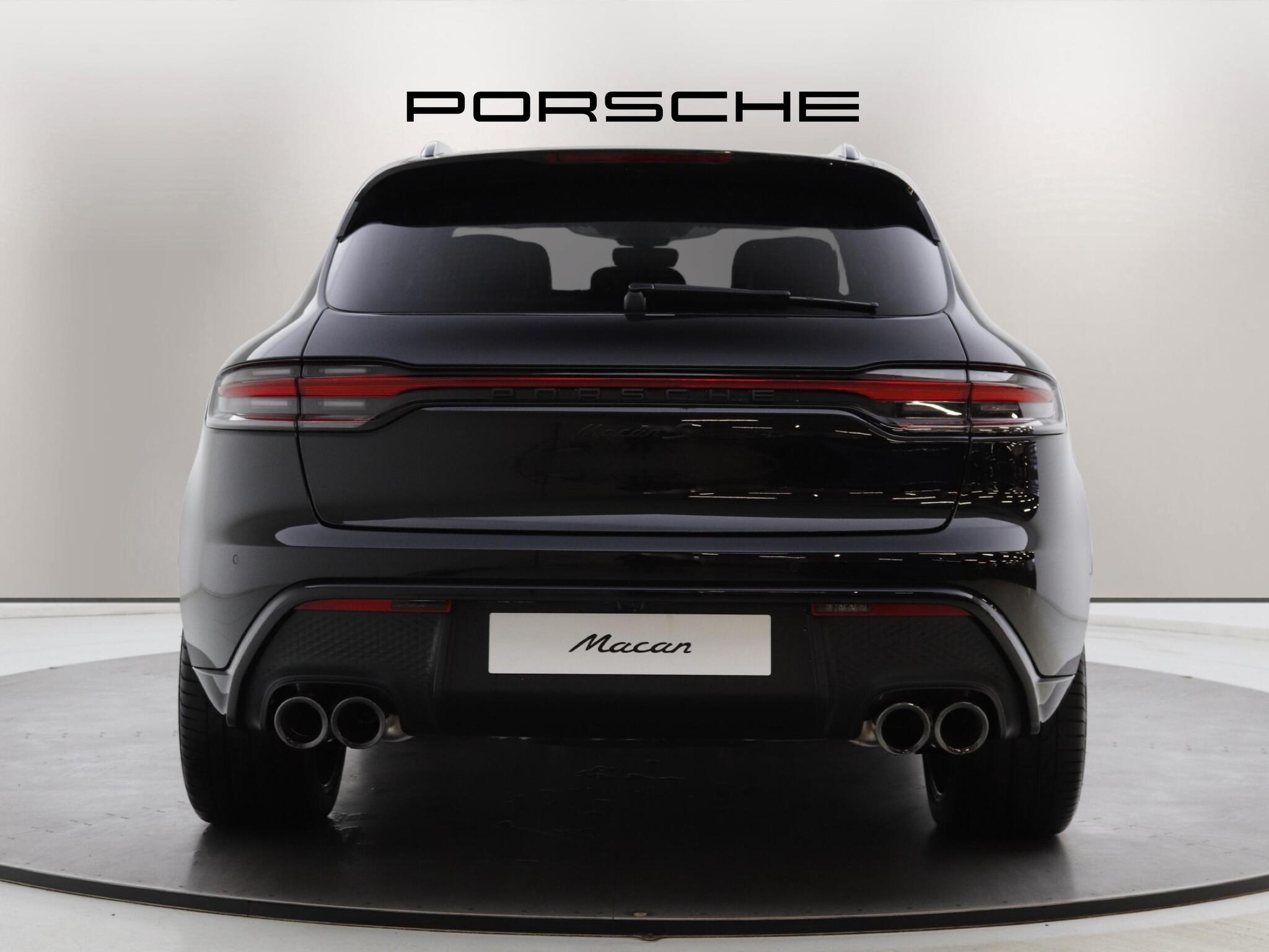 Porsche Macan view 5