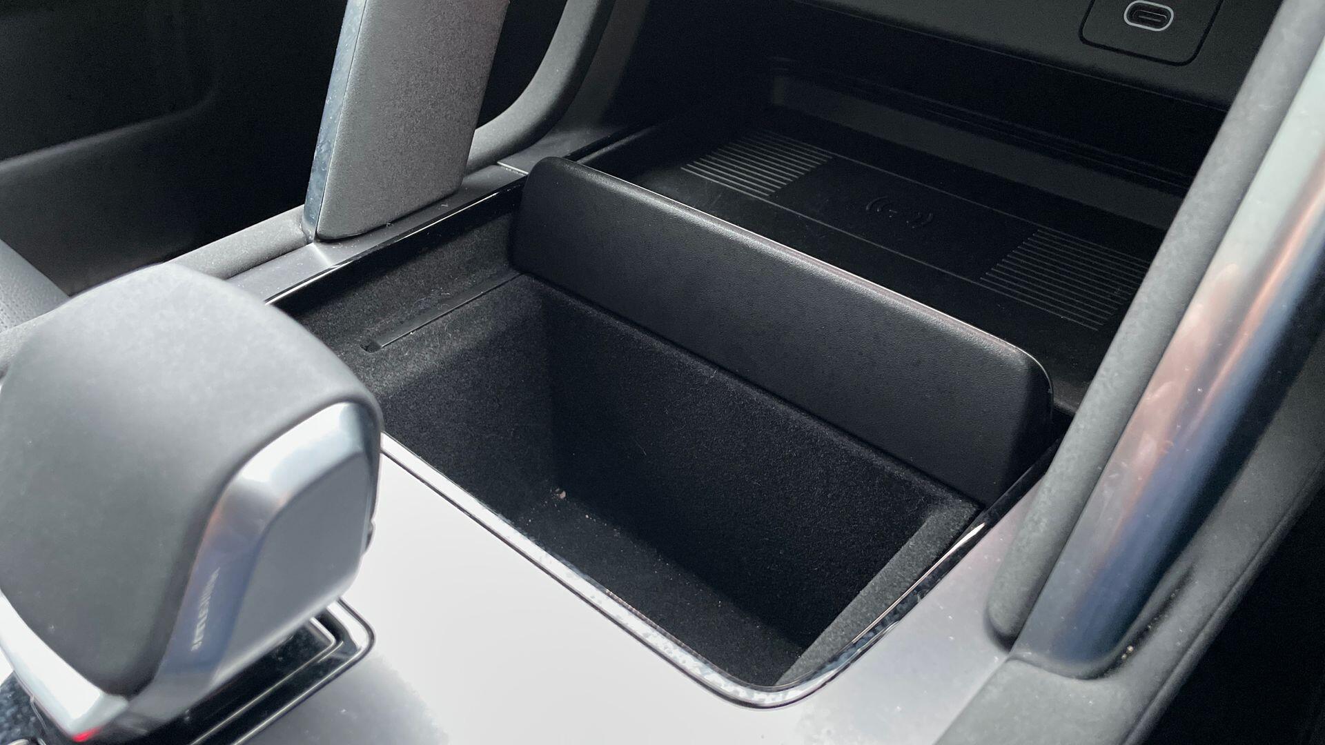 Land Rover Discovery Sport view 41