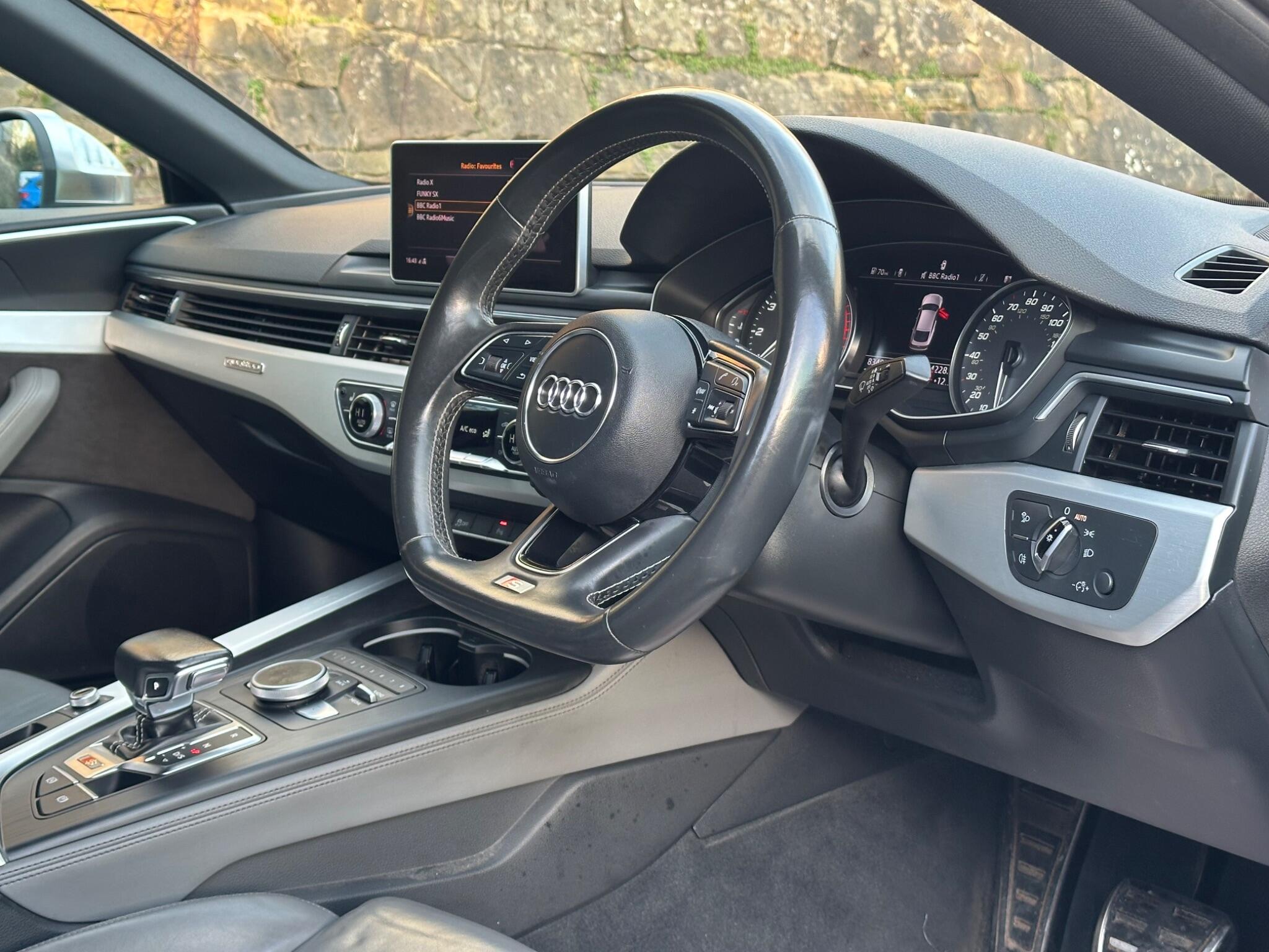 Audi S5 view 13