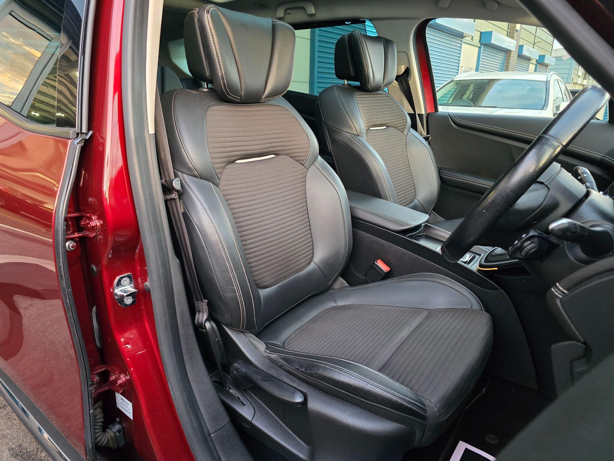 Renault Grand Scenic view 14